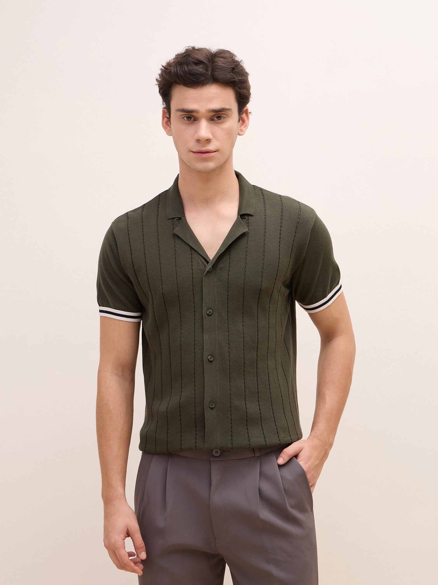 Iconic Men Green Textured Resort Collar Shirt