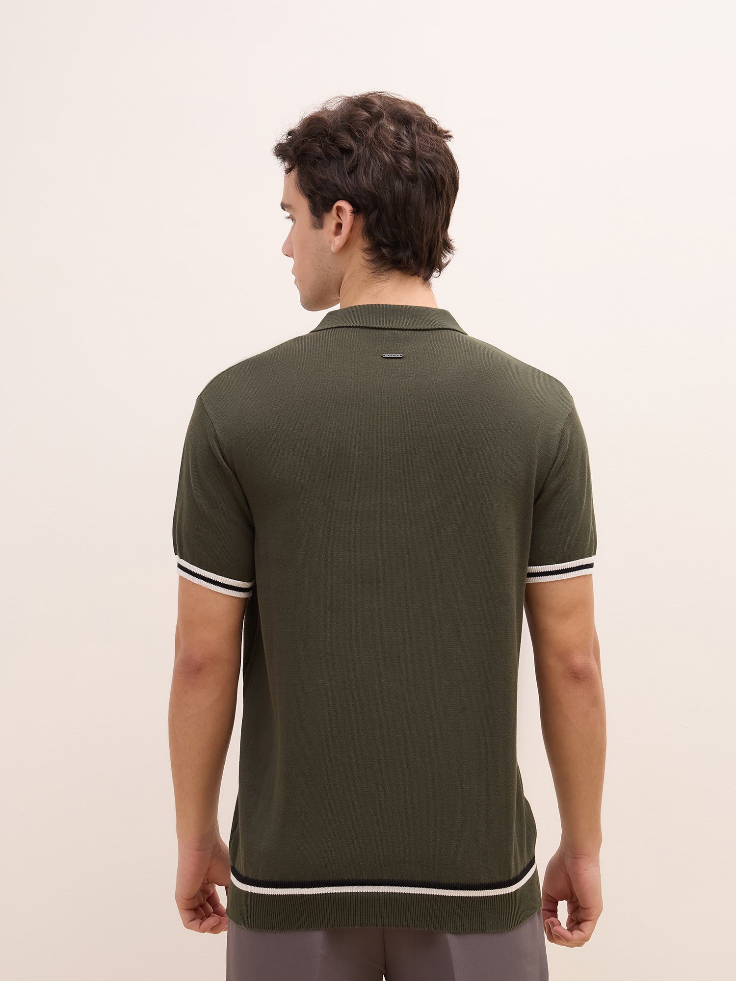 Iconic Men Green Textured Resort Collar Shirt