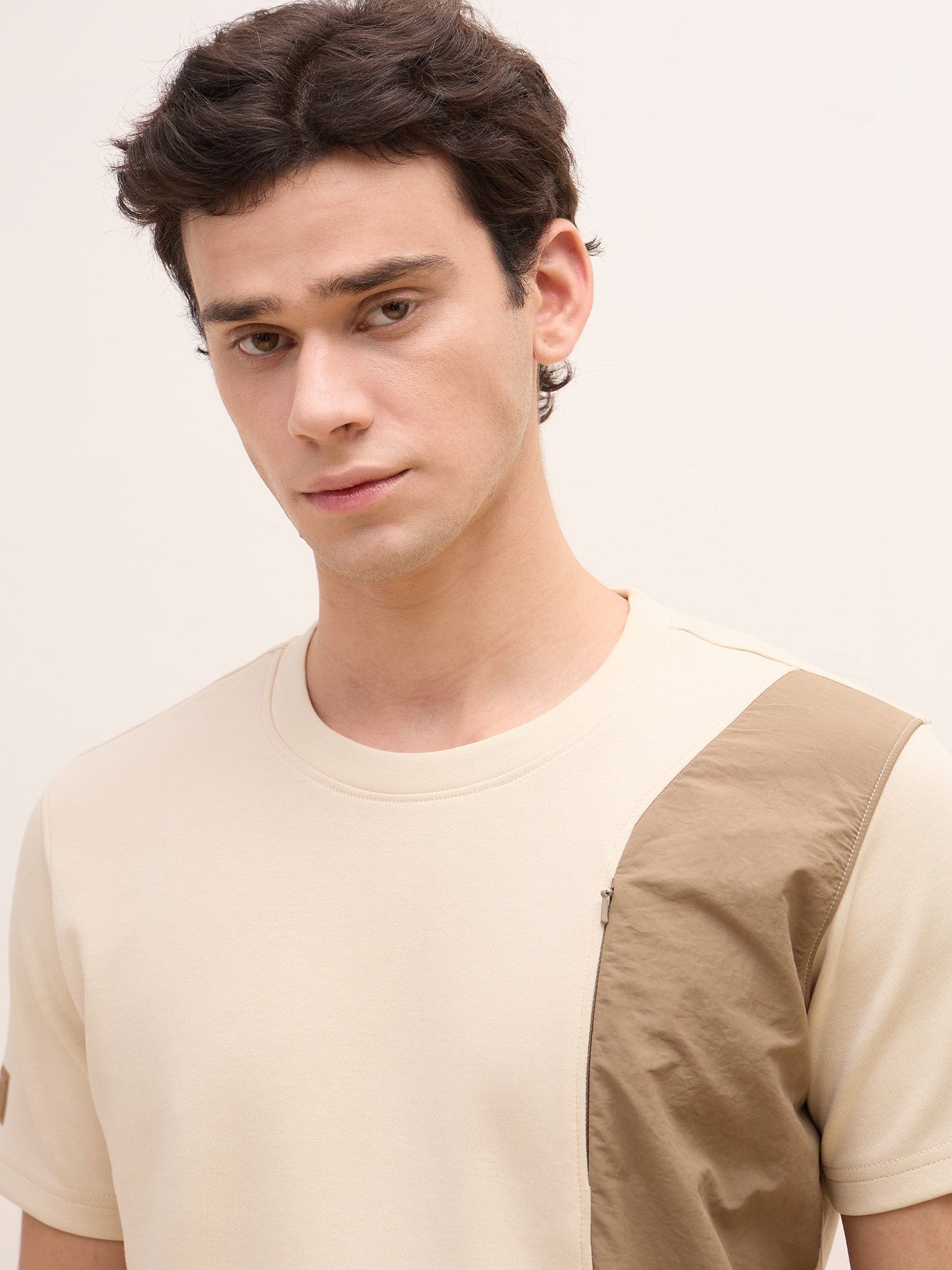 Iconic Men Beige Solid Crew Neck Tshirt