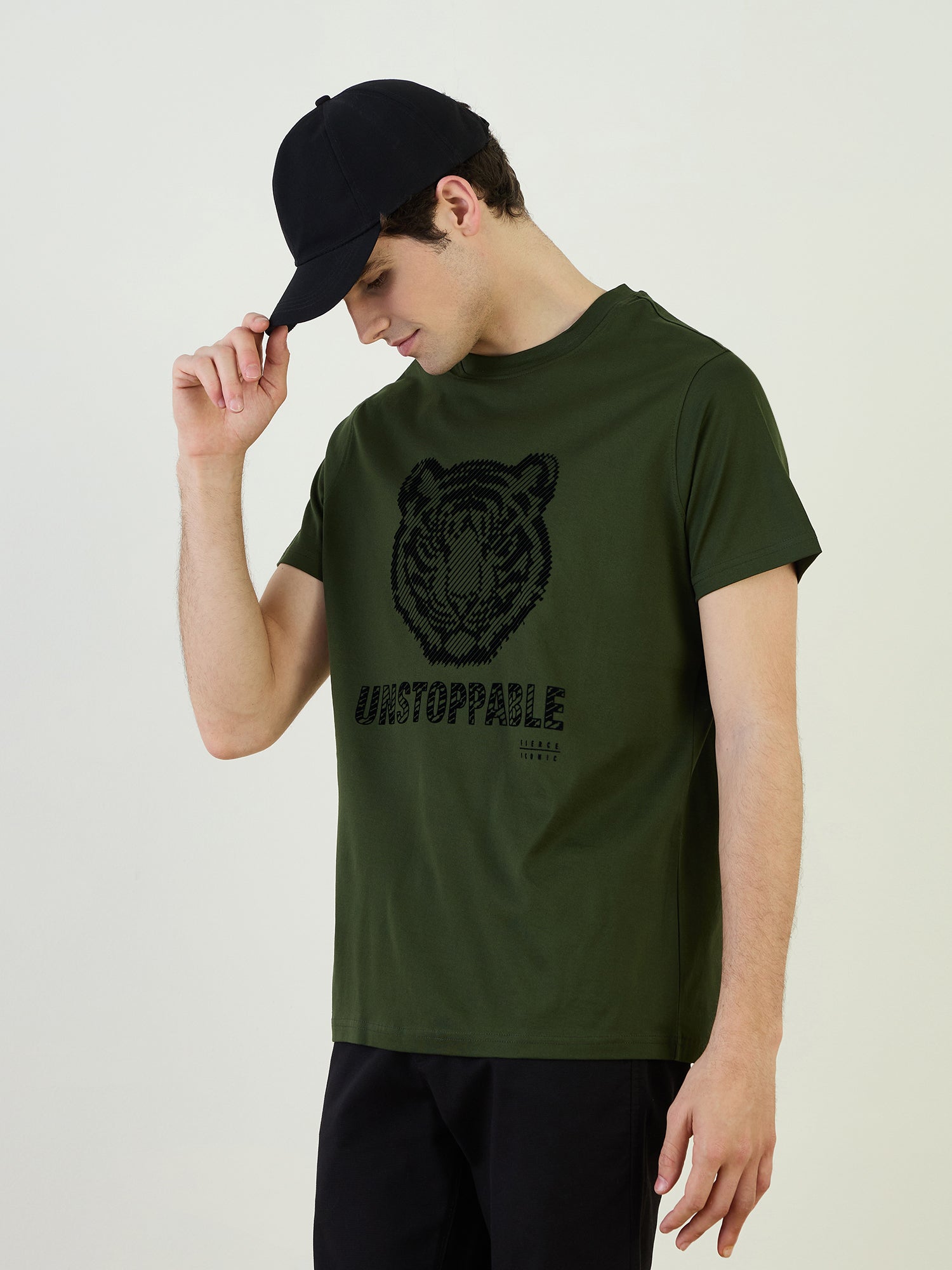 Iconic Men Green Graphic Crew Neck TShirt