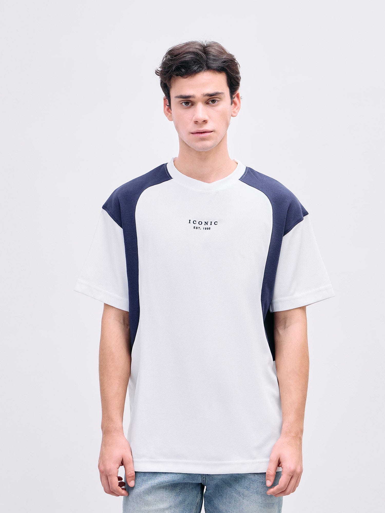 Iconic Men Blue Color Block Crew Neck Tshirt