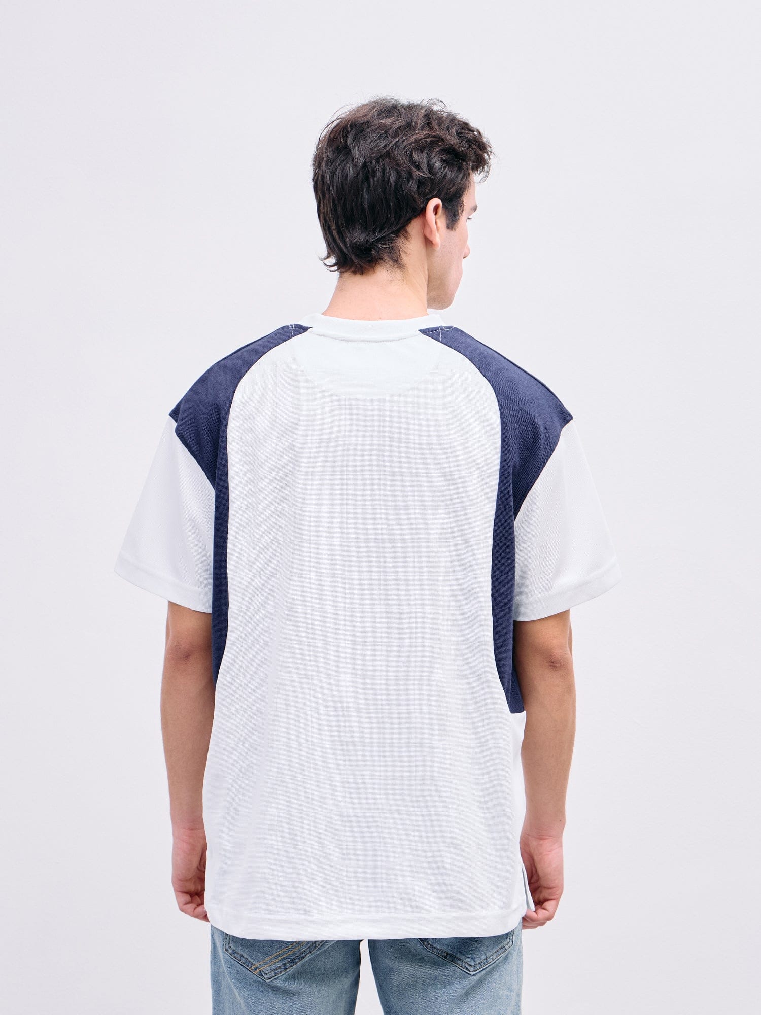 Iconic Men Blue Color Block Crew Neck Tshirt