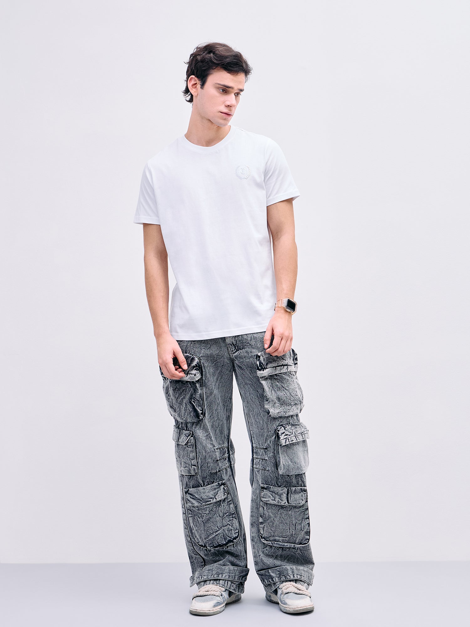 Iconic Men White Solid Crew Neck Tshirt