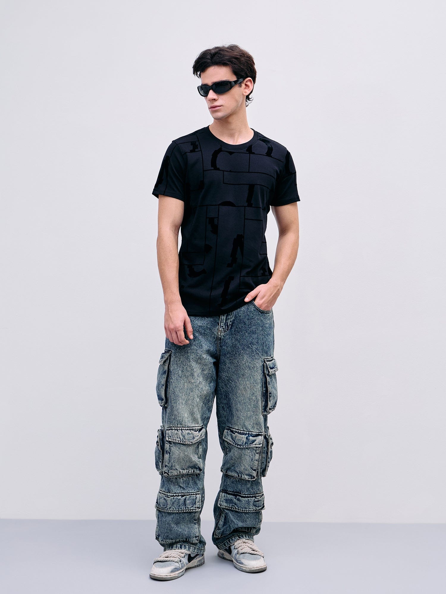 Iconic Men Black Printed Crew Neck Tshirt