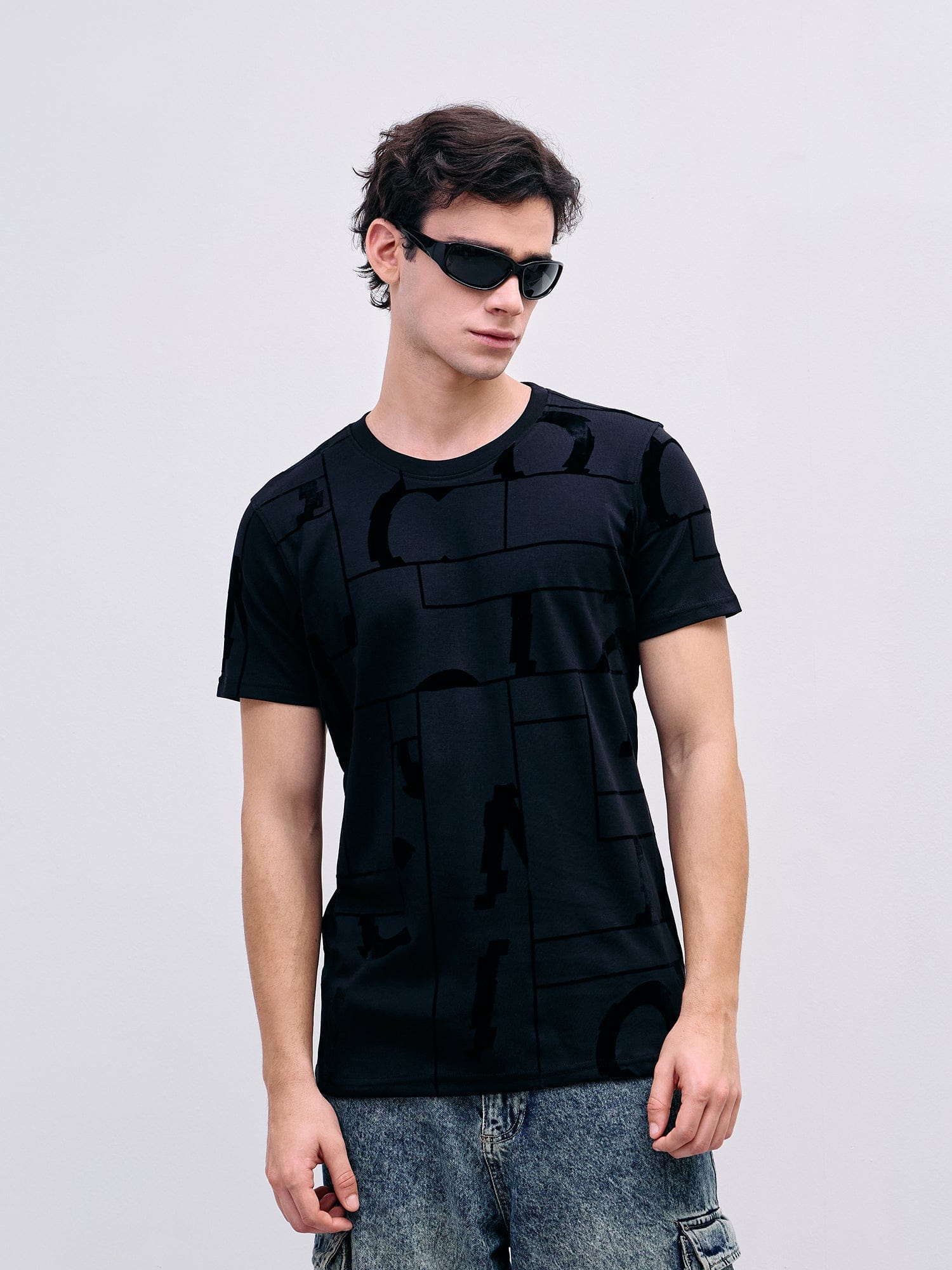 Iconic Men Black Printed Crew Neck Tshirt