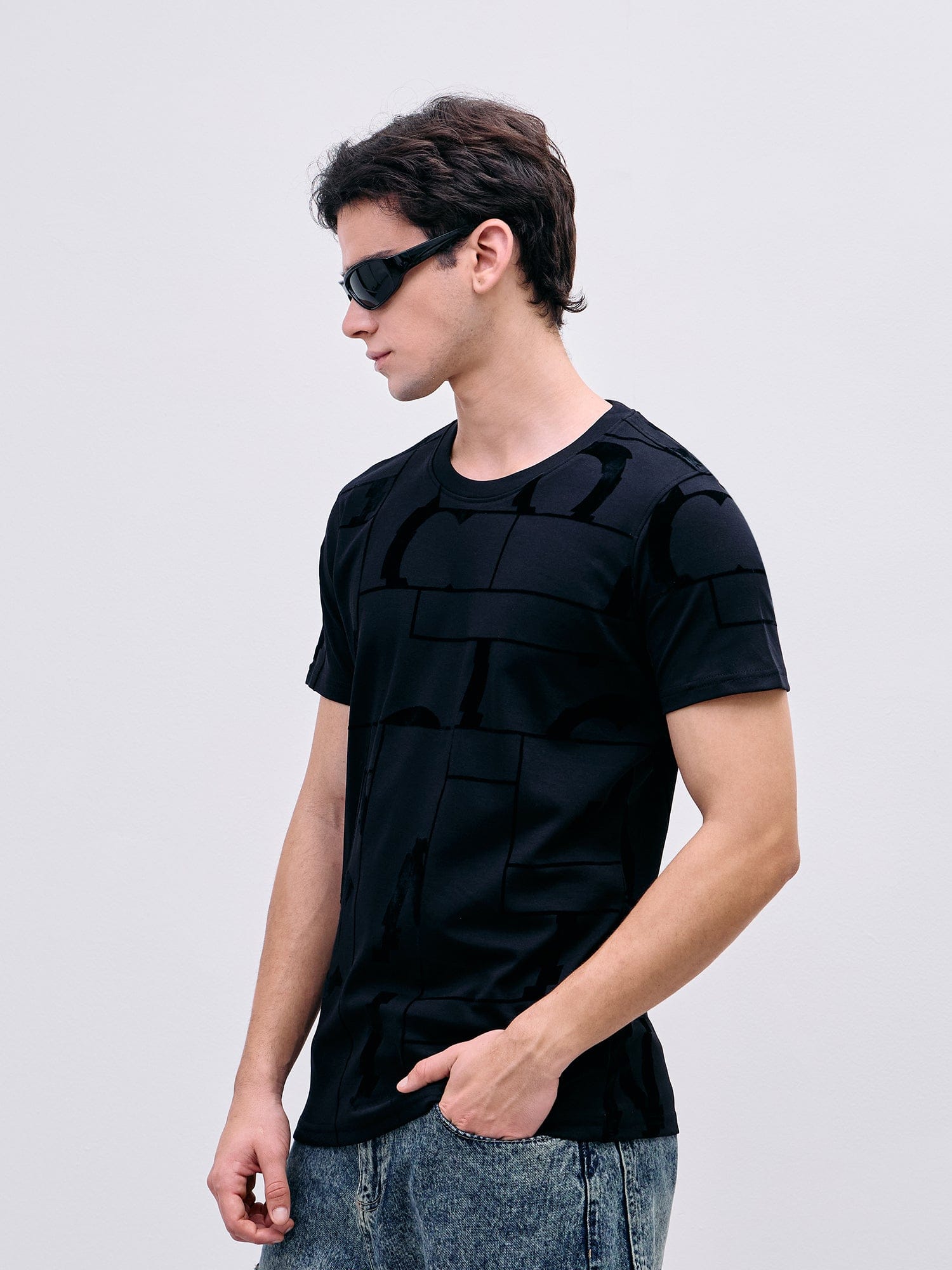 Iconic Men Black Printed Crew Neck Tshirt