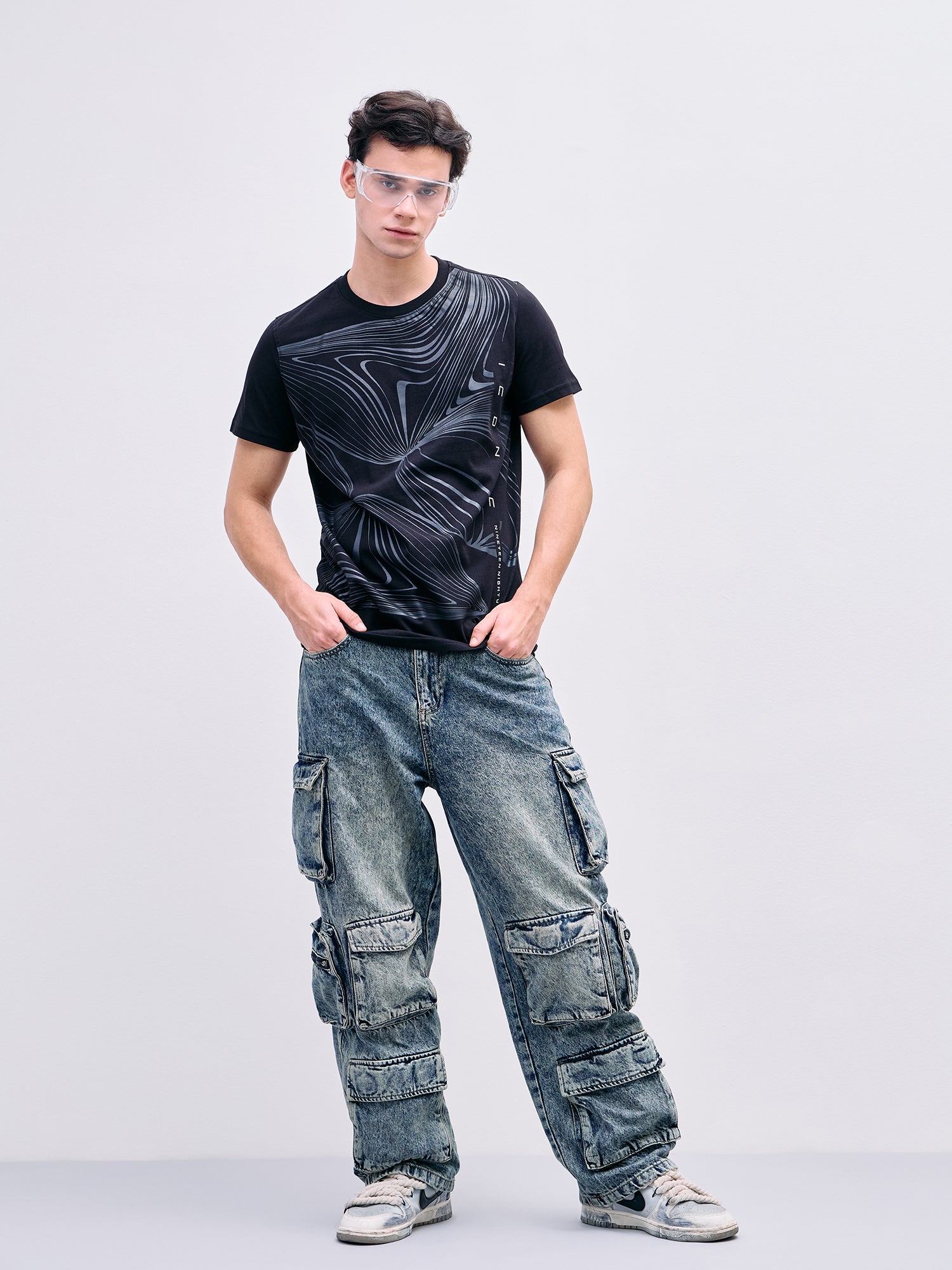 Iconic Men Black Graphic Crew Neck Tshirt