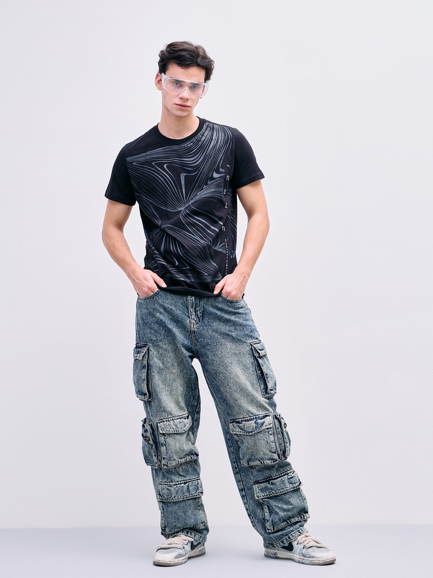 Iconic Men Black Graphic Crew Neck Tshirt