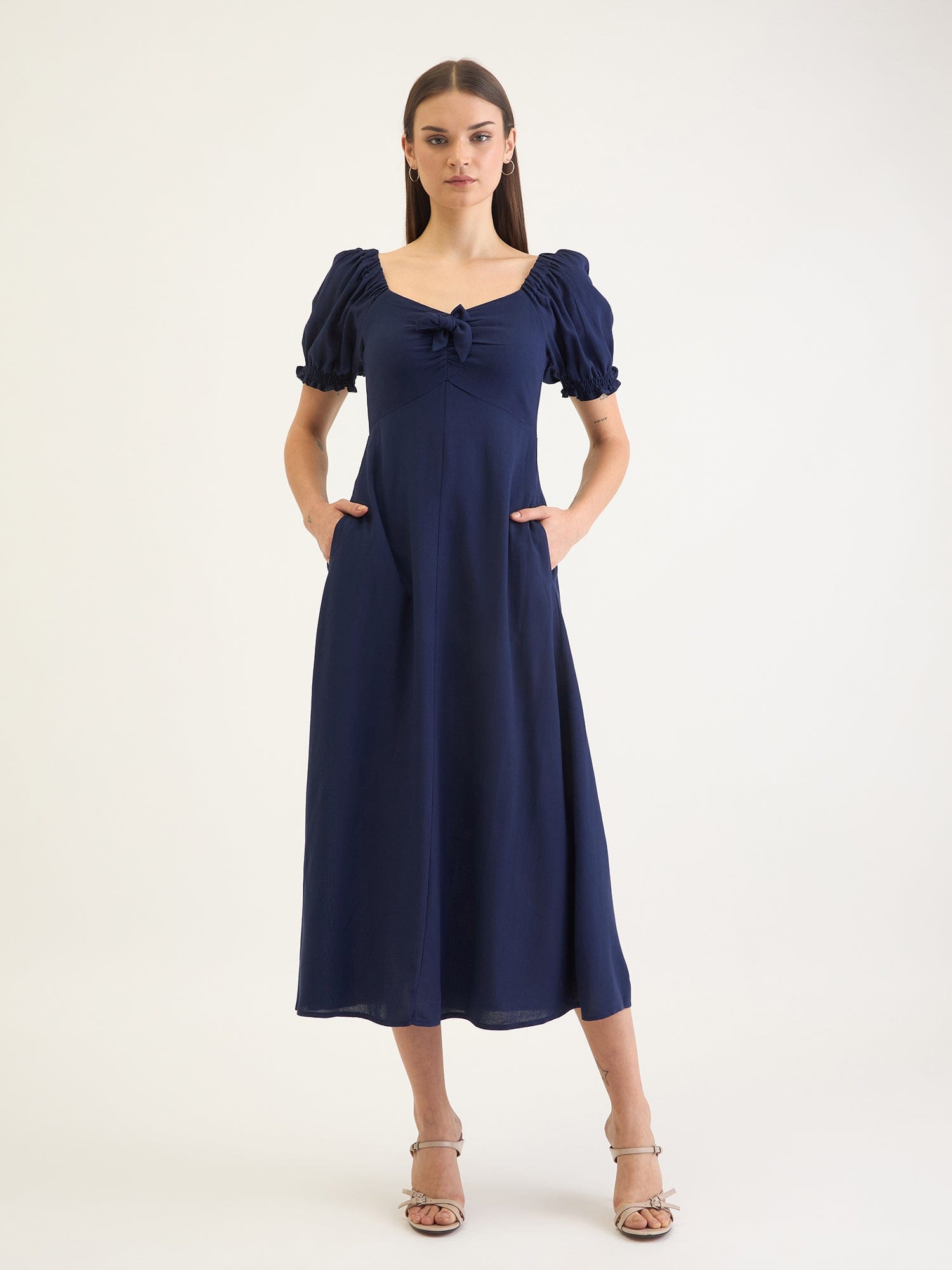 Elle Women Blue Solid Sweetheart Collar Dress