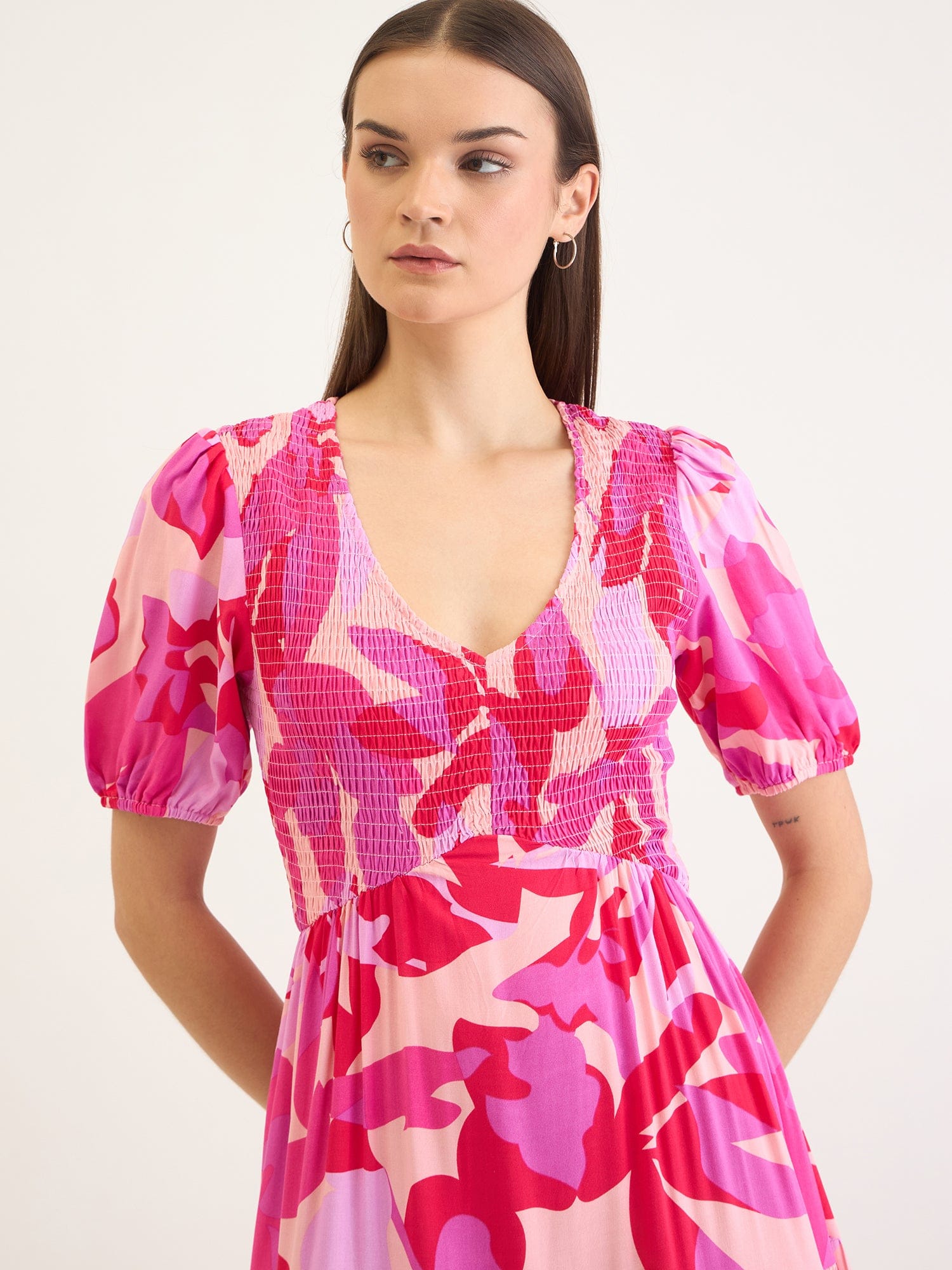 Elle Women Pink Aop V Neck Dress