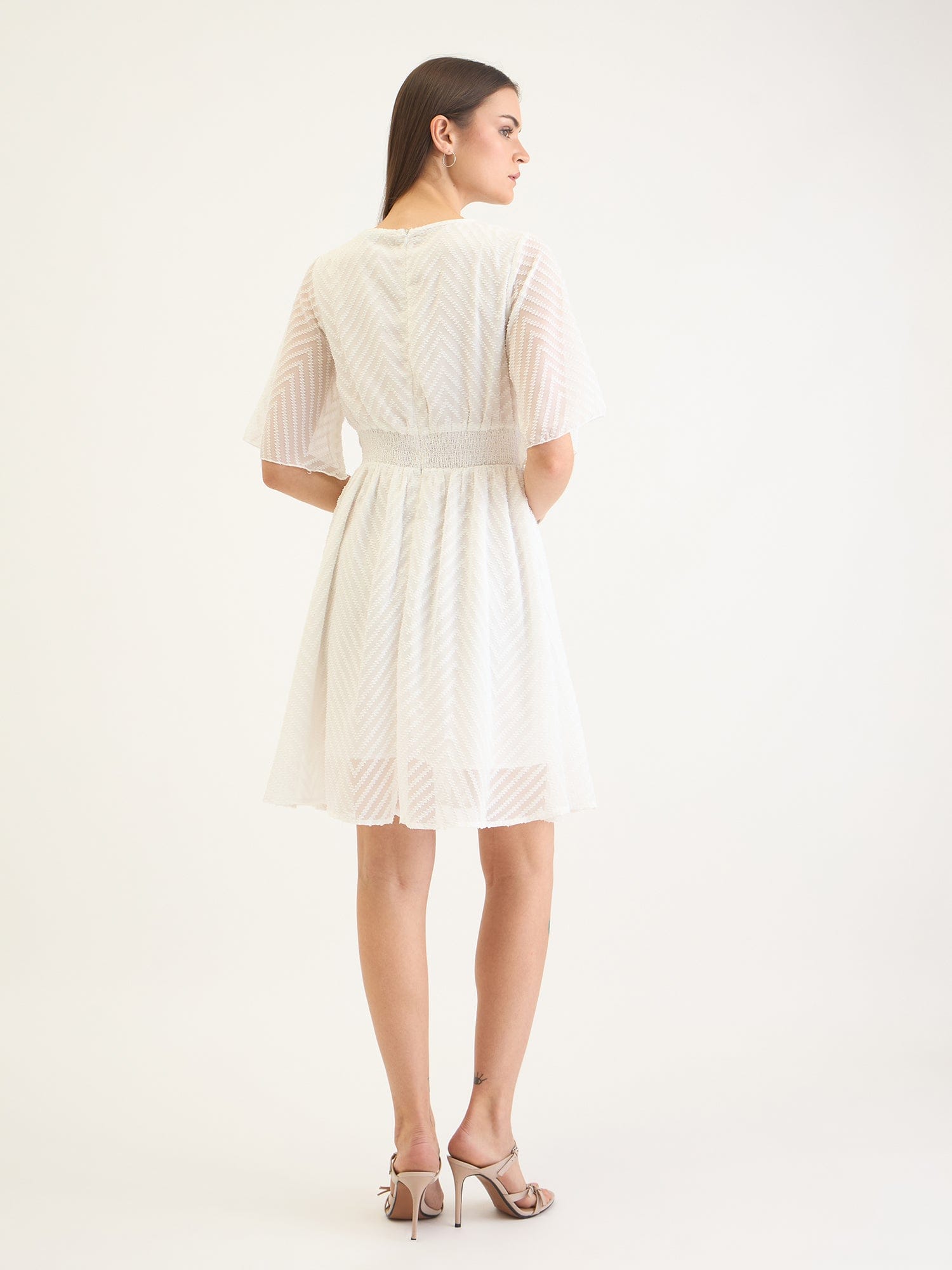 Elle Women White Solid V Neck Dress