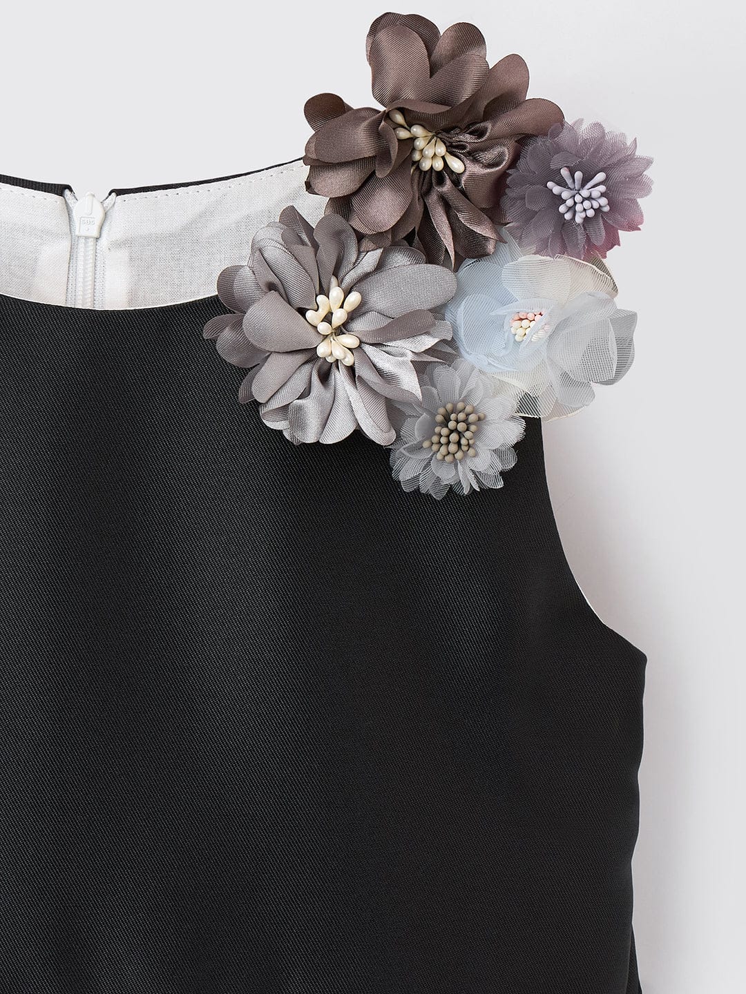 Blue Giraffe Girls Black Solid Round Neck Dress