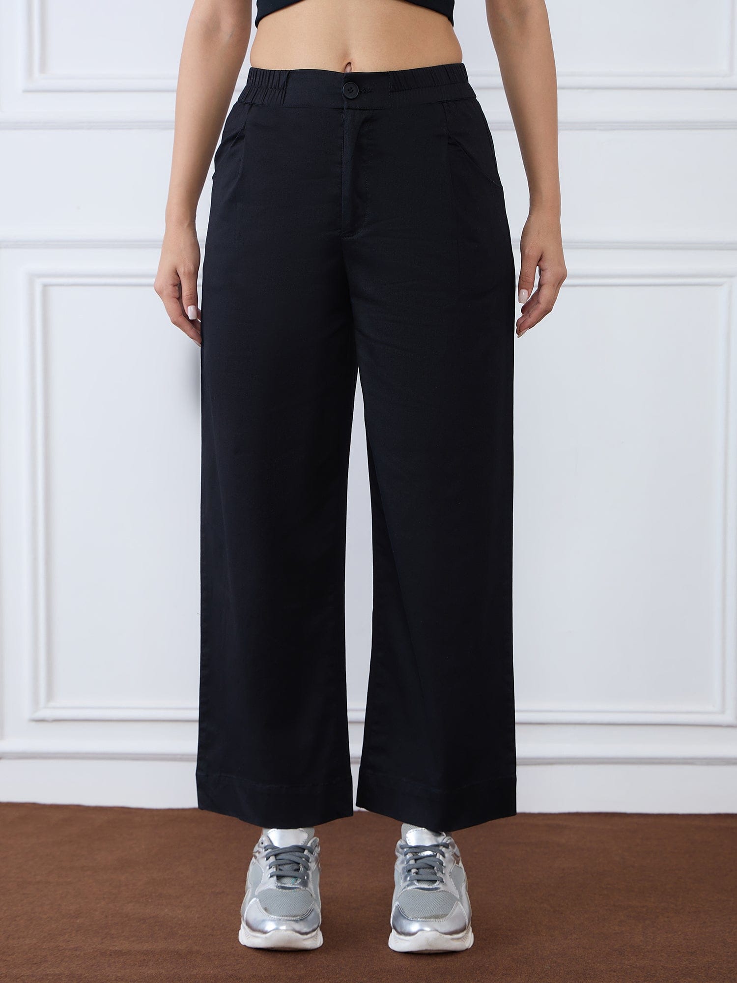 Iconic Women Black Straight Fit Solid Trouser