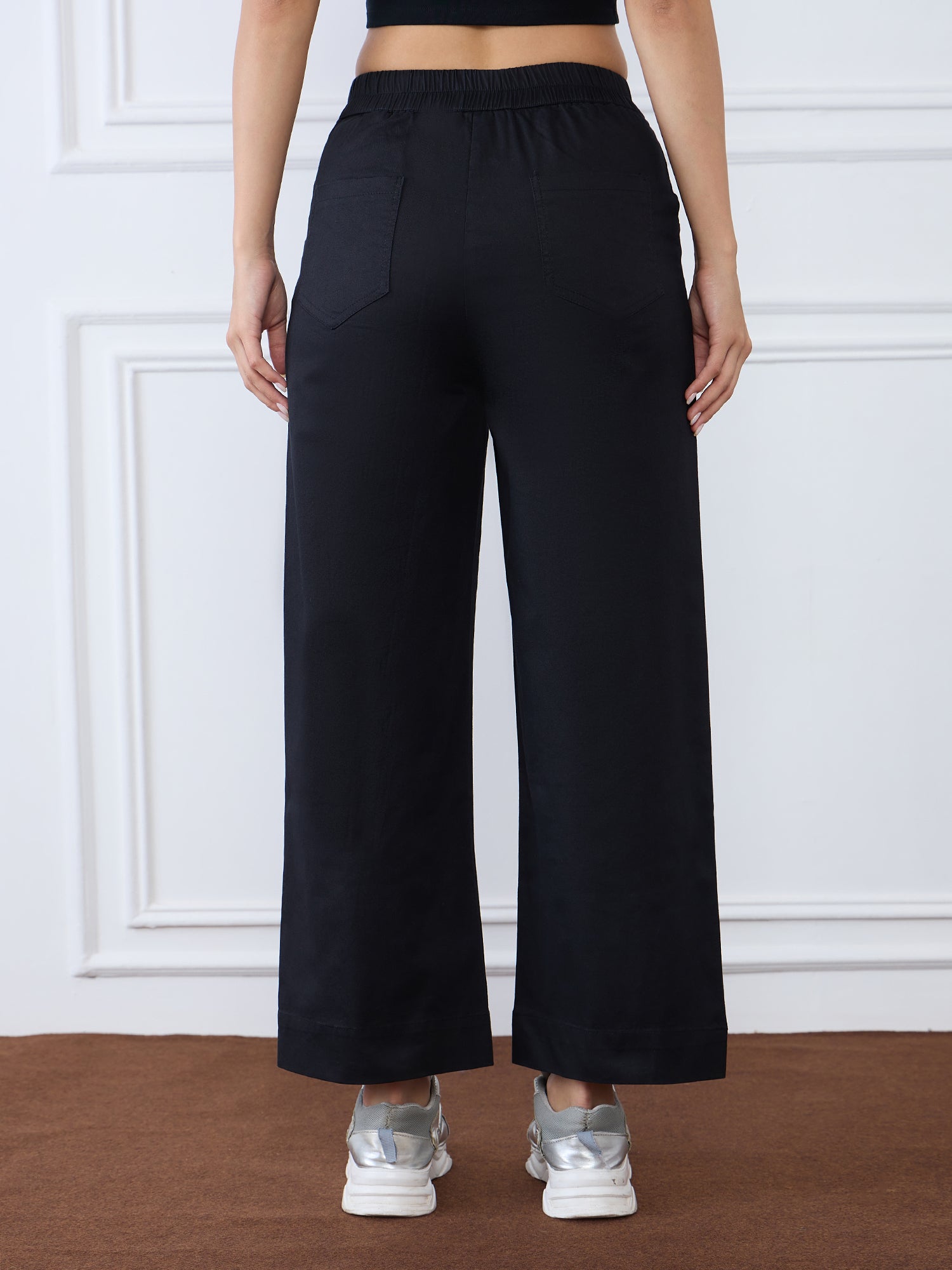 Iconic Women Black Straight Fit Solid Trouser