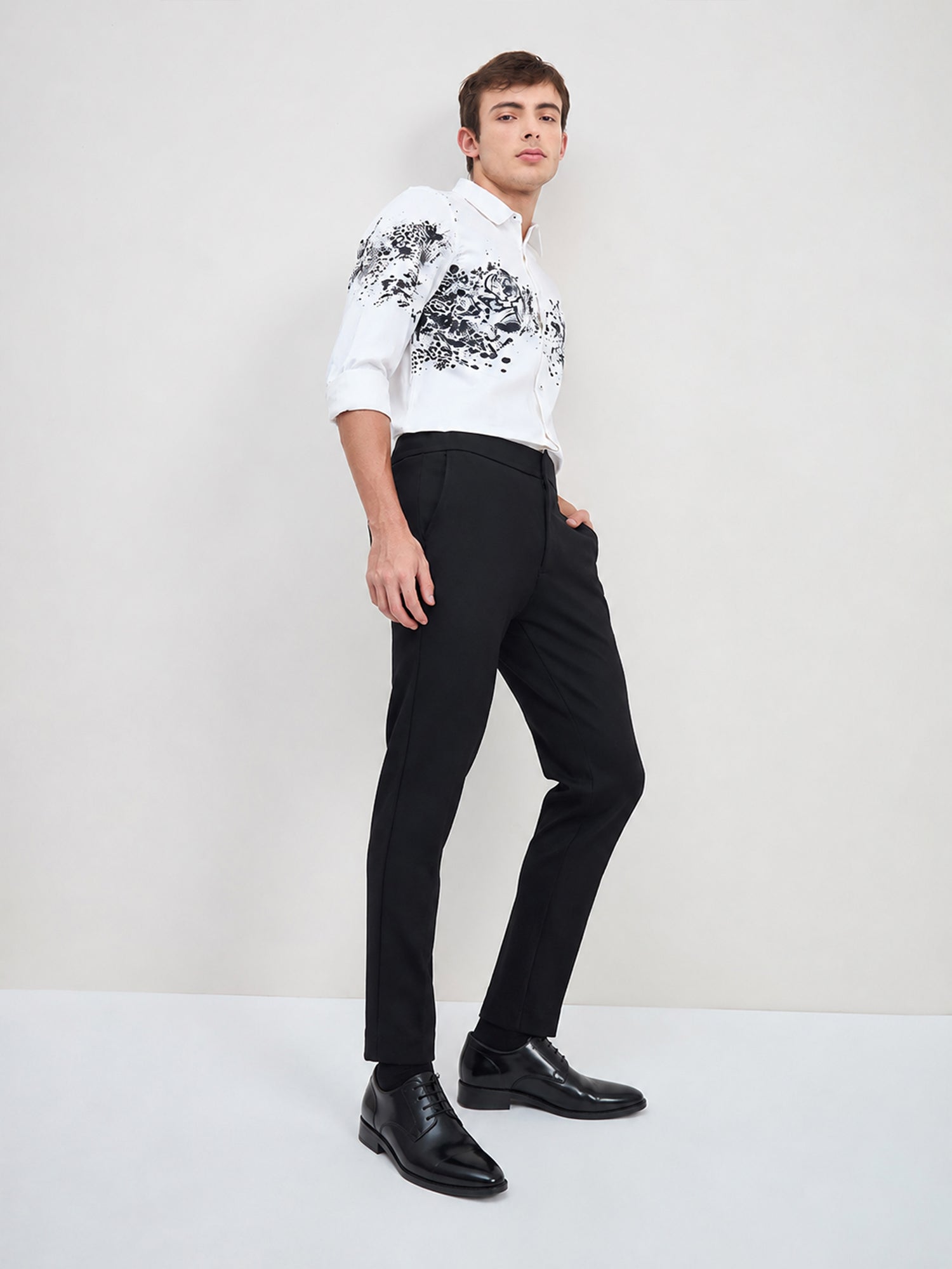 ICONIC Men Black Regular Fit Trouser