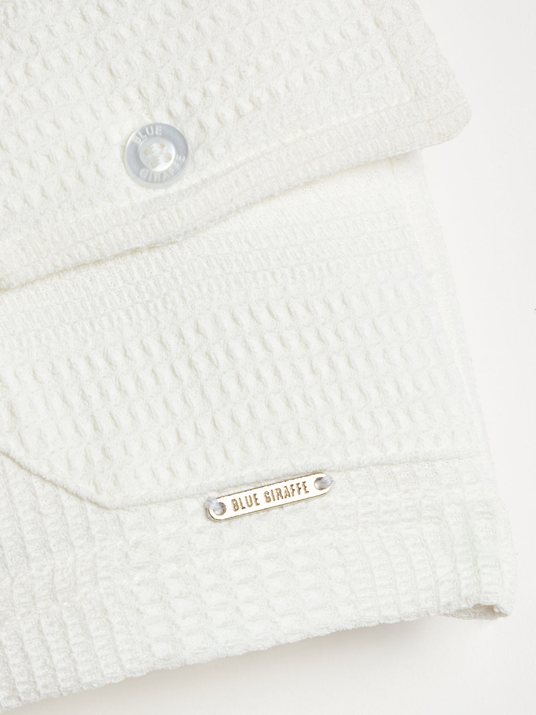 Blue Giraffe Boys White Solid Regular Fit Shorts