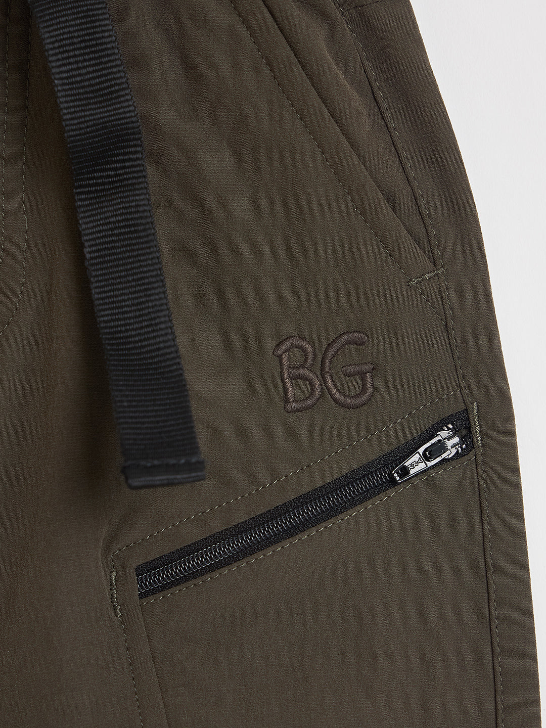 Blue Giraffe Boys Green Solid Regular Fit Jogger