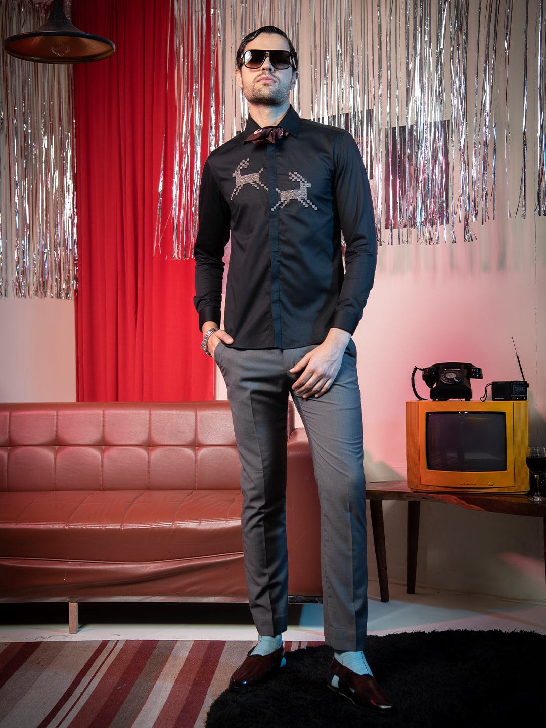 Abkasa Men Black Embroidered Collar Shirt