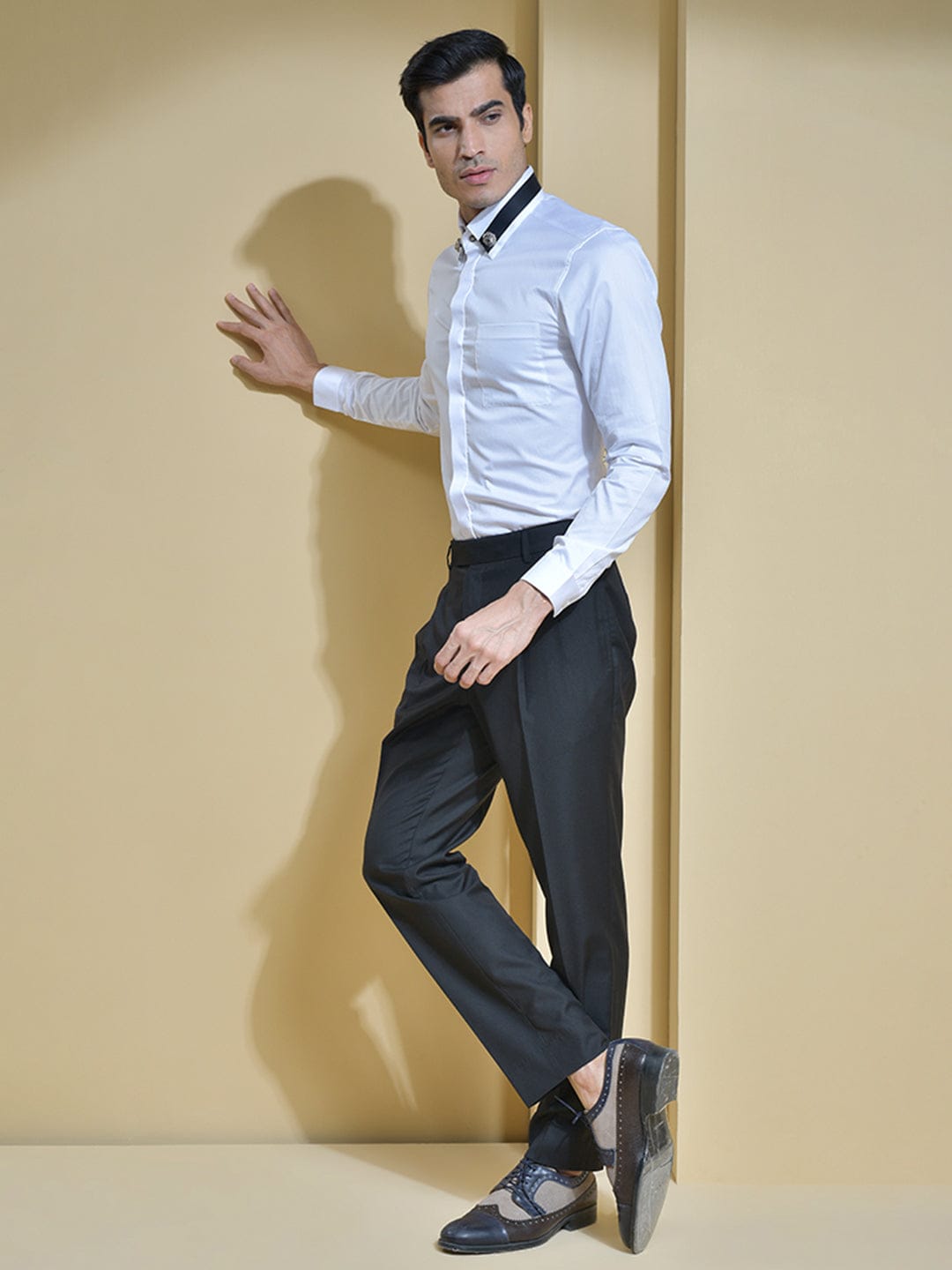 Abkasa Men White Metal Lion Collar Shirt