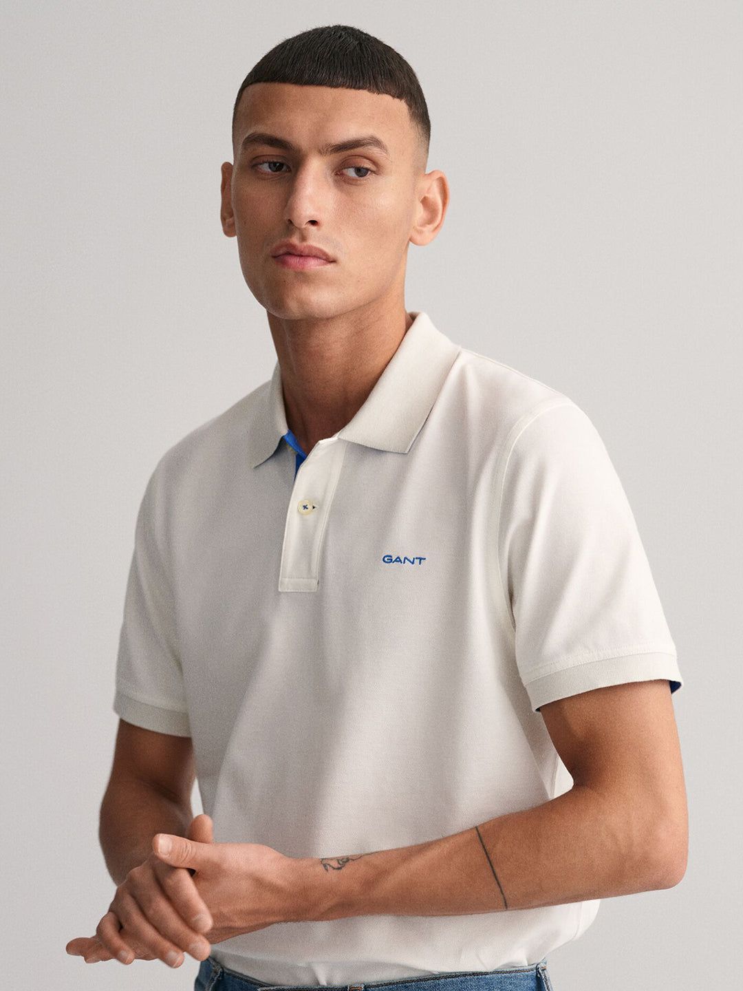 Gant Men White Solid Collared Short Sleeves Polo Tshirt