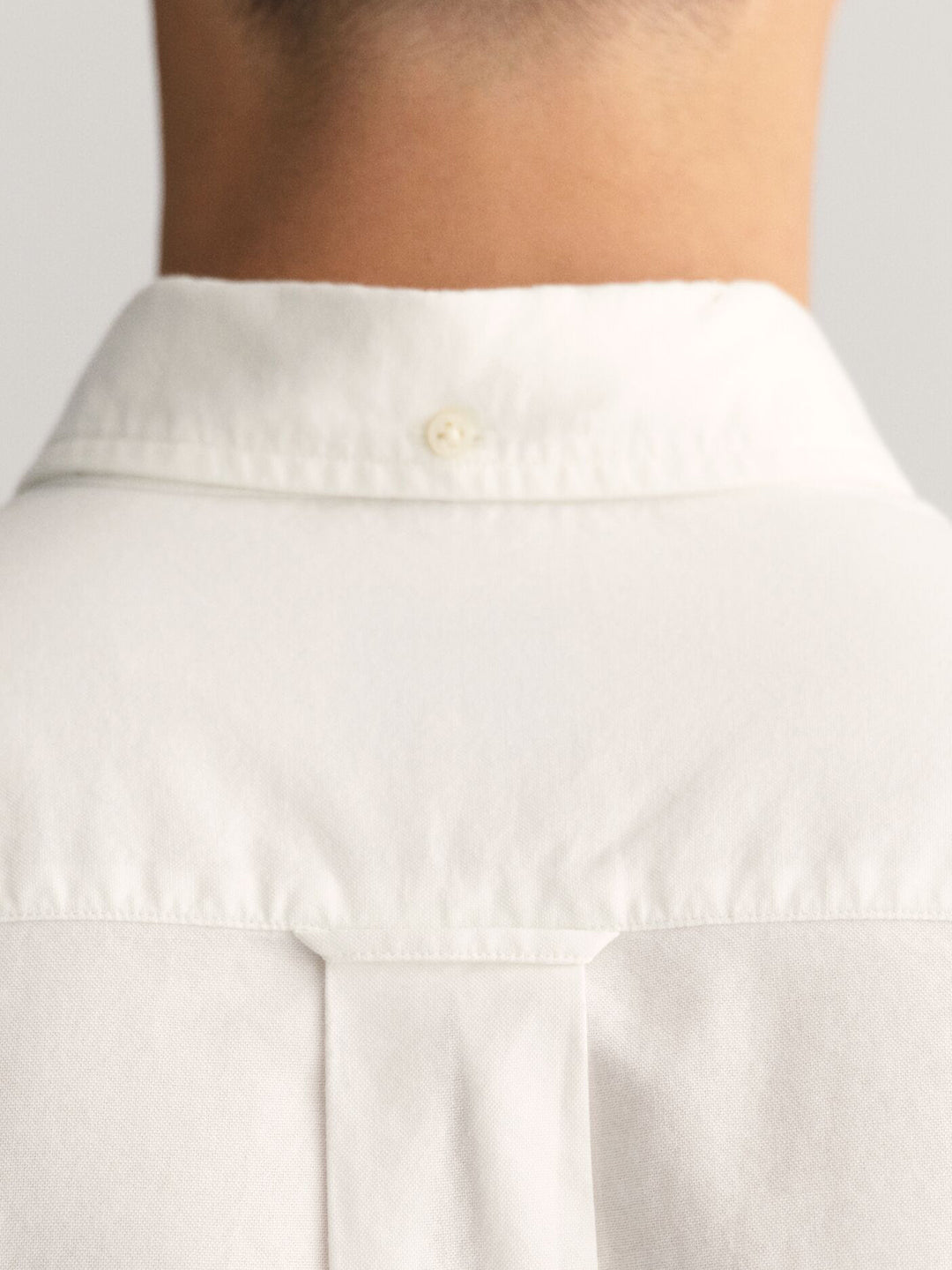 Gant Men White Solid Button-Down Collar Full Sleeves Shirt