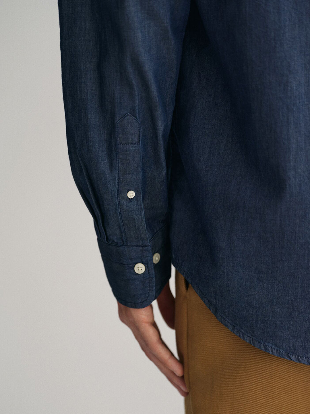 Gant Men Blue Solid Button-Down Collar Full Sleeves Shirt