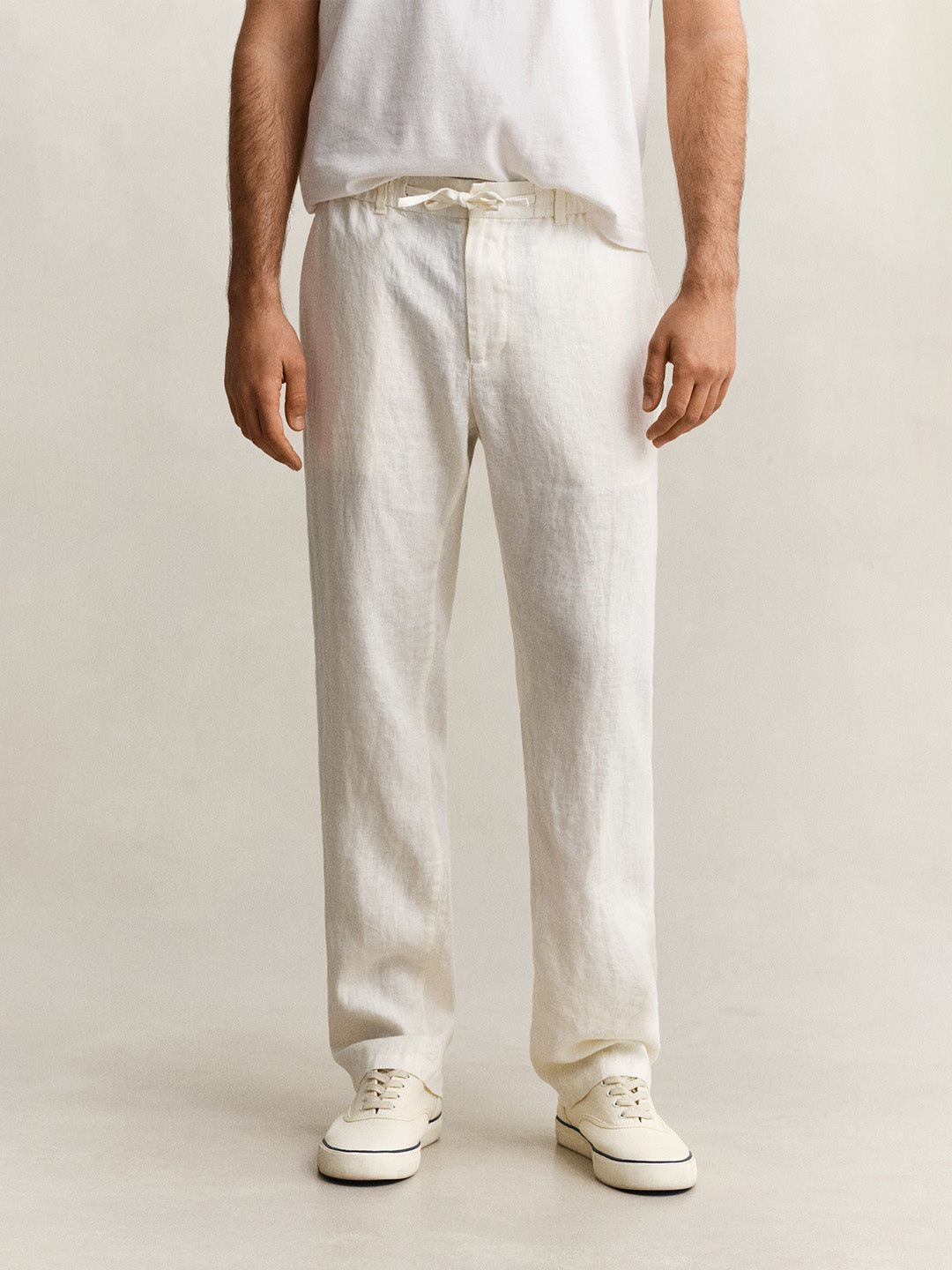 Gant Men Cream Solid Regular Fit Pure Linen Trouser