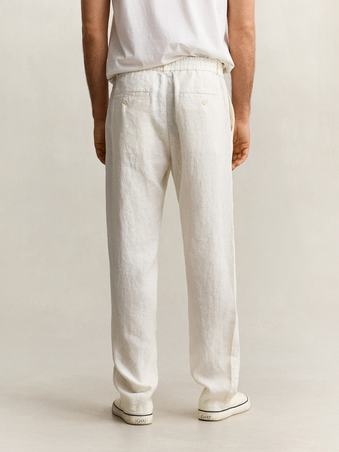Gant Men Cream Solid Regular Fit Pure Linen Trouser