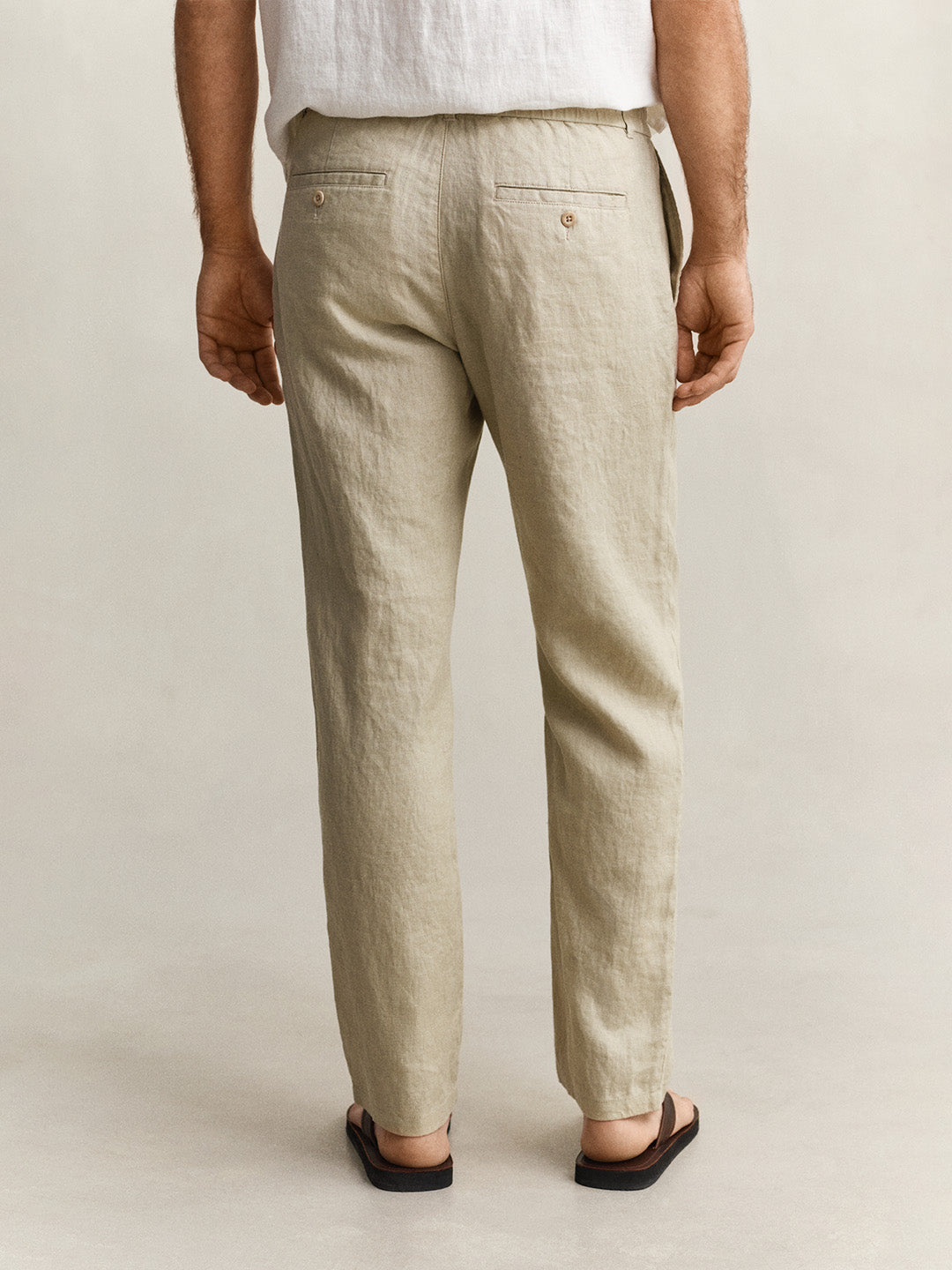 Gant Men Beige Solid Regular Fit Pure Linen Trouser