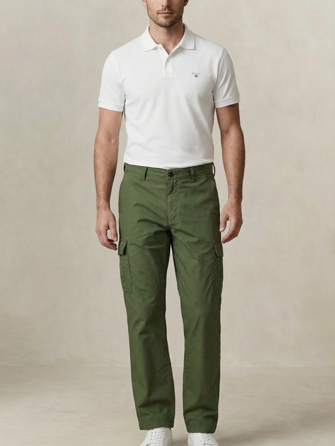 Gant Men Cotton Green Solid Mid Rise Cargo Trouser