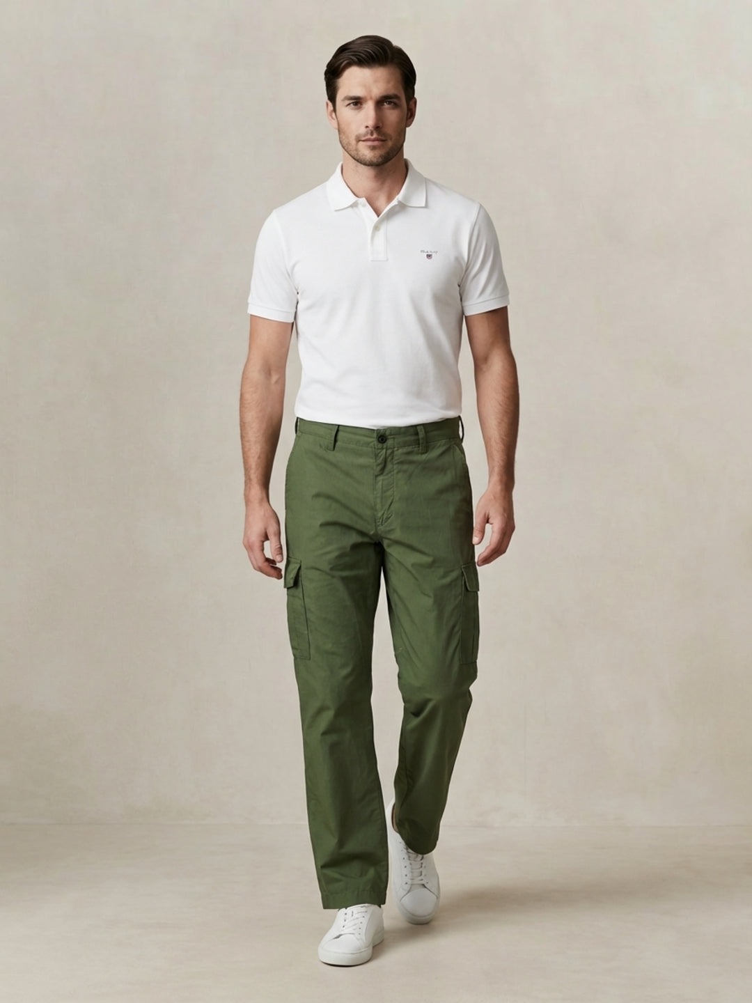 Gant Men Cotton Green Solid Mid Rise Cargo Trouser