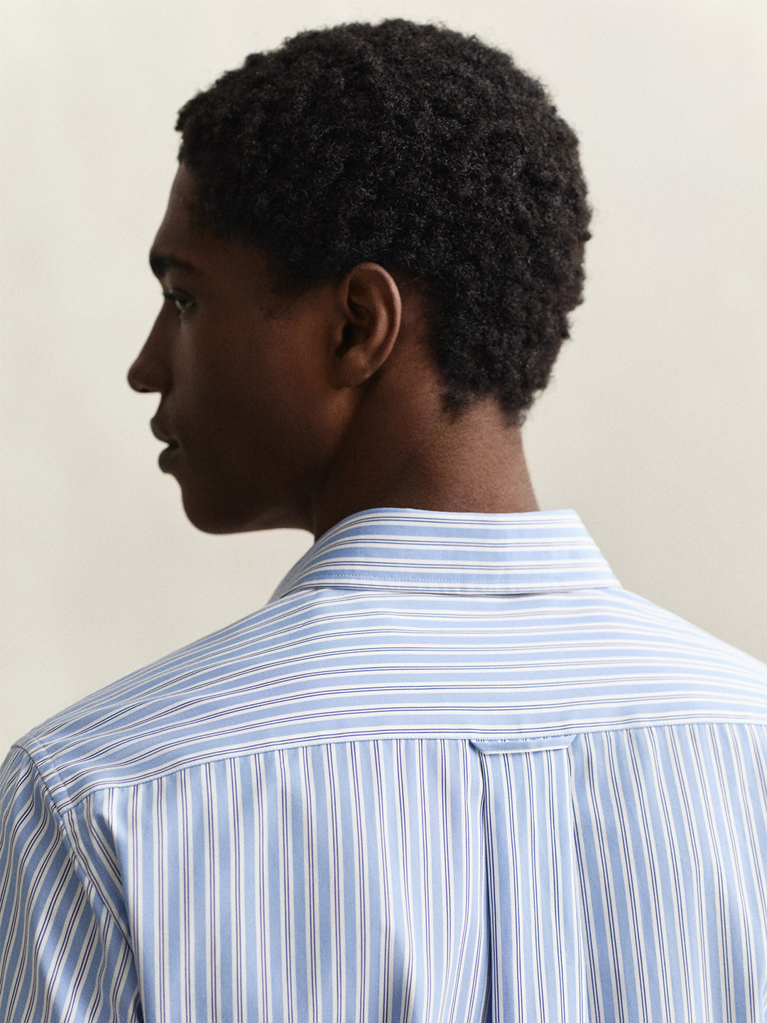 Gant Men Blue Striped Regular Fit Poplin Shirt