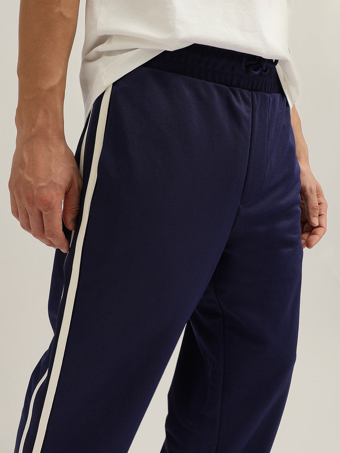 Gant Men Blue Solid Mid-Rise Track Pants