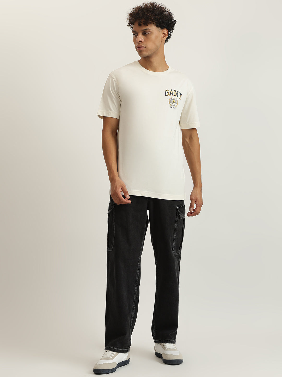 Gant Men Solid Round Neck Short Sleeves Tshirt