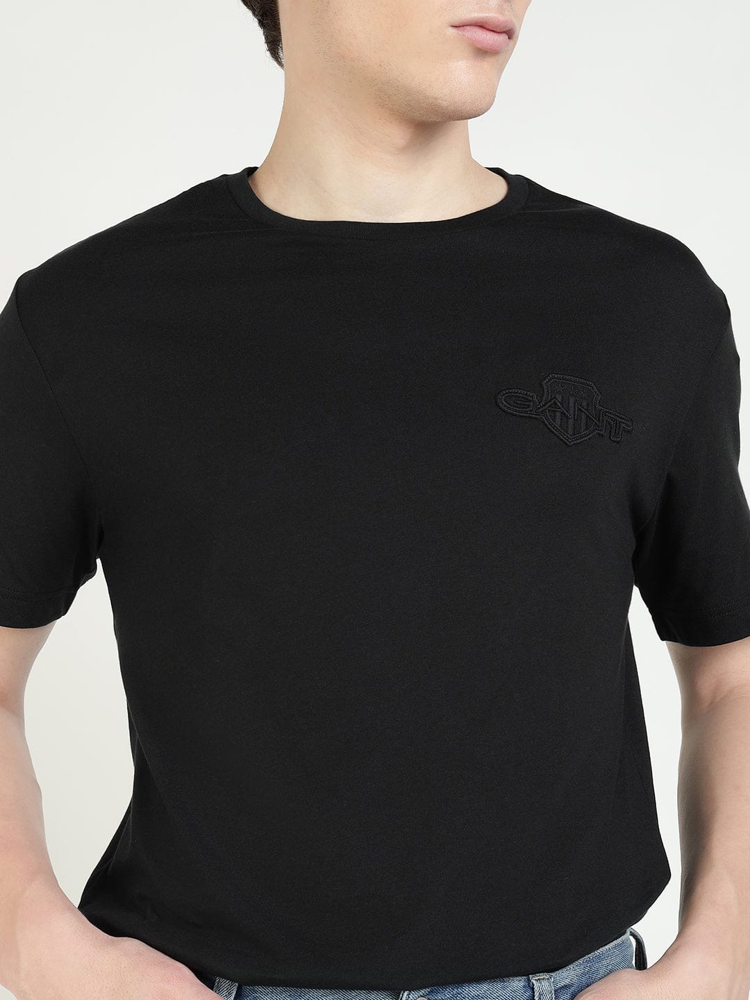 Gant Men Black Solid Crew Neck Tshirt