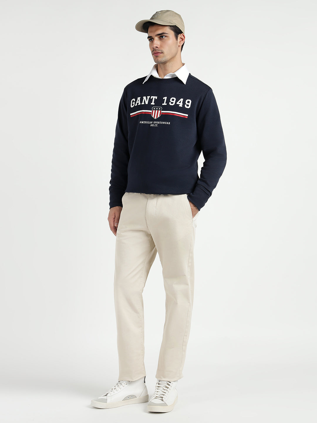 Gant Men Cream Regular Fit Solid Trouser