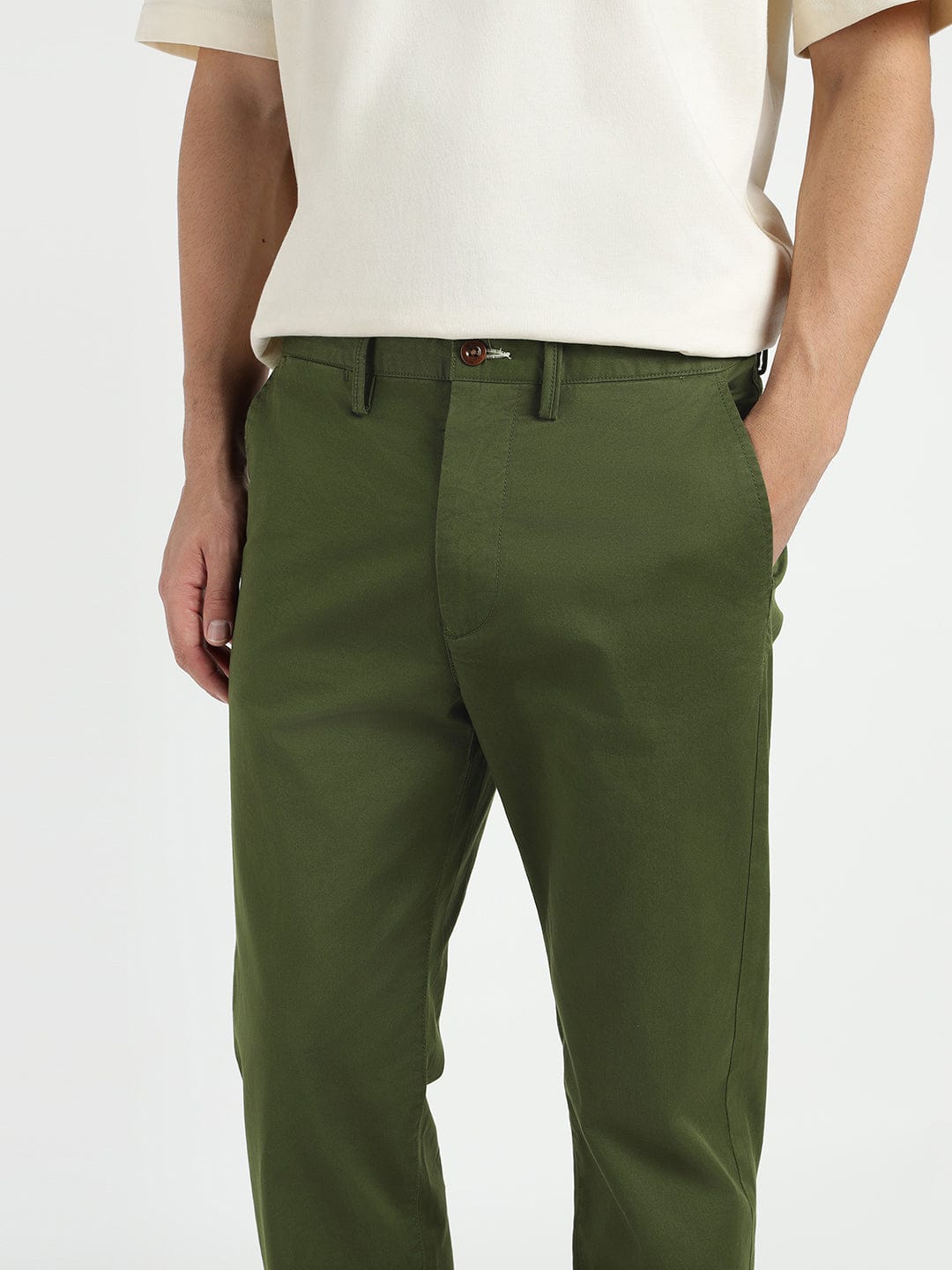 Gant Men Green Regular Fit Solid Trouser