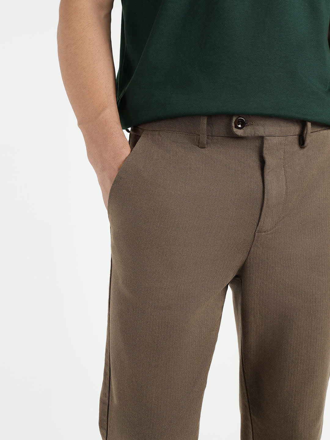 Gant Men Brown Slim Fit Solid Trouser