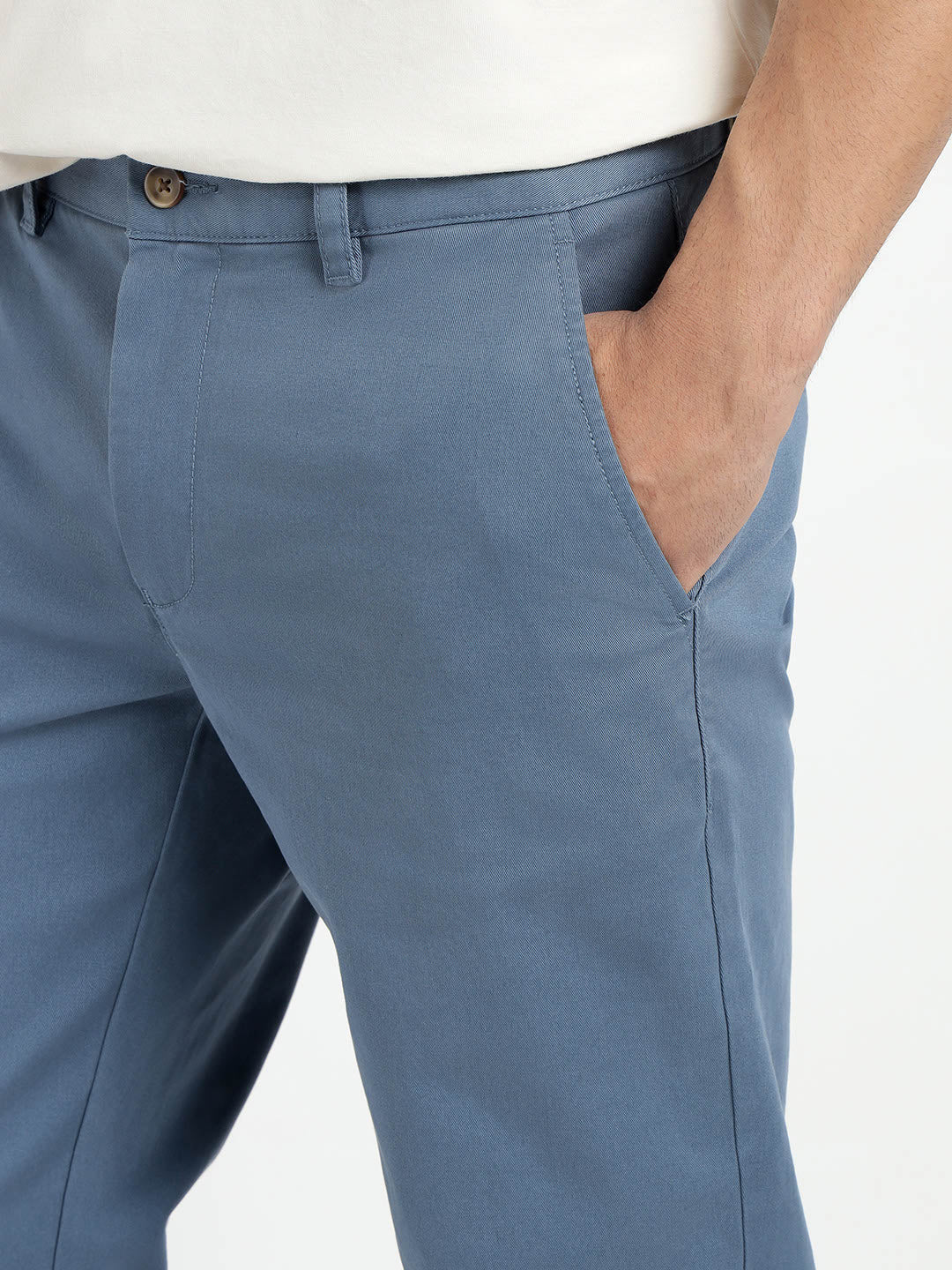 Gant Men Blue Slim Fit Solid Trouser