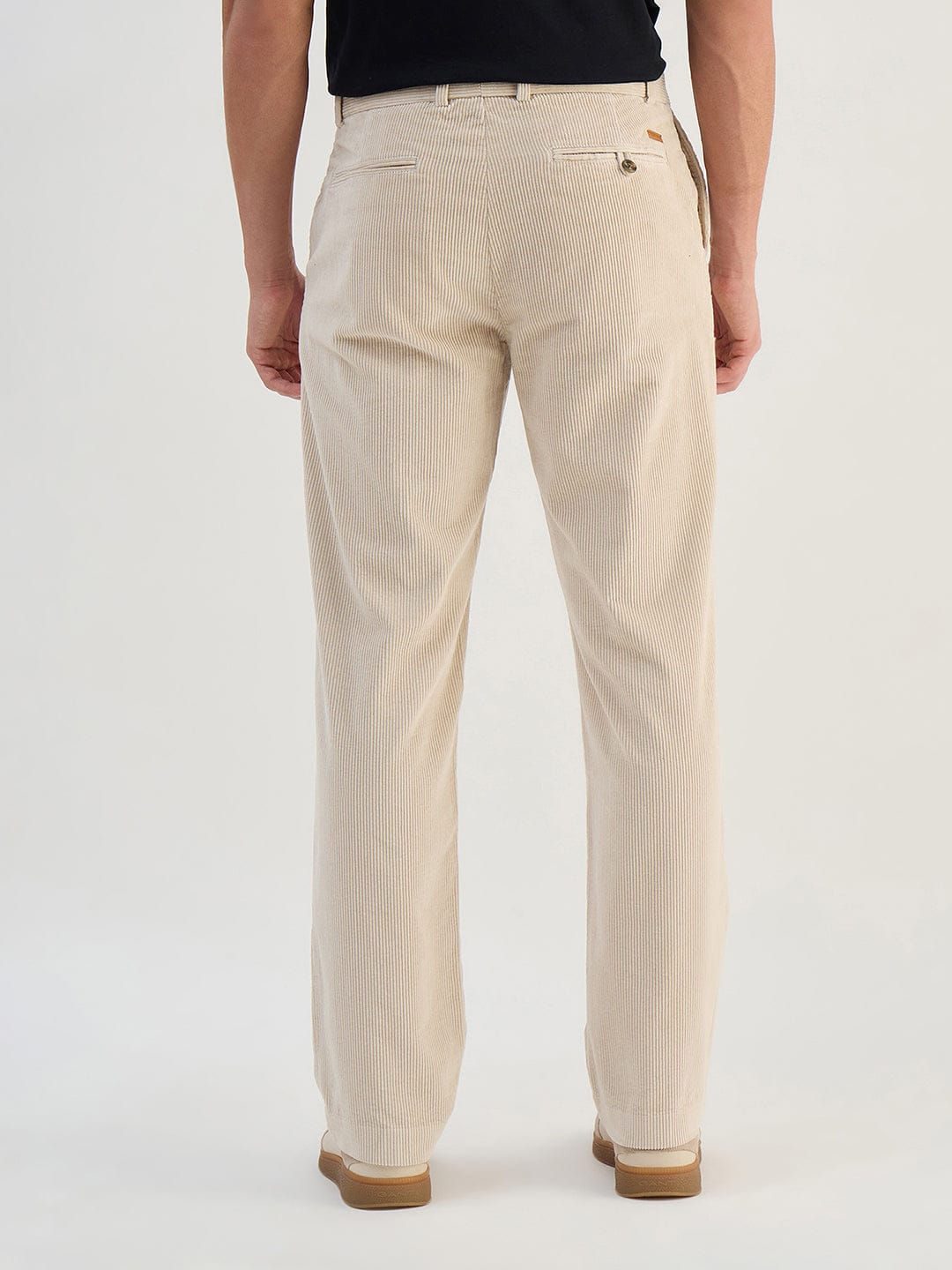 Gant Men Beige Solid Pure Cotton Straight Trouser