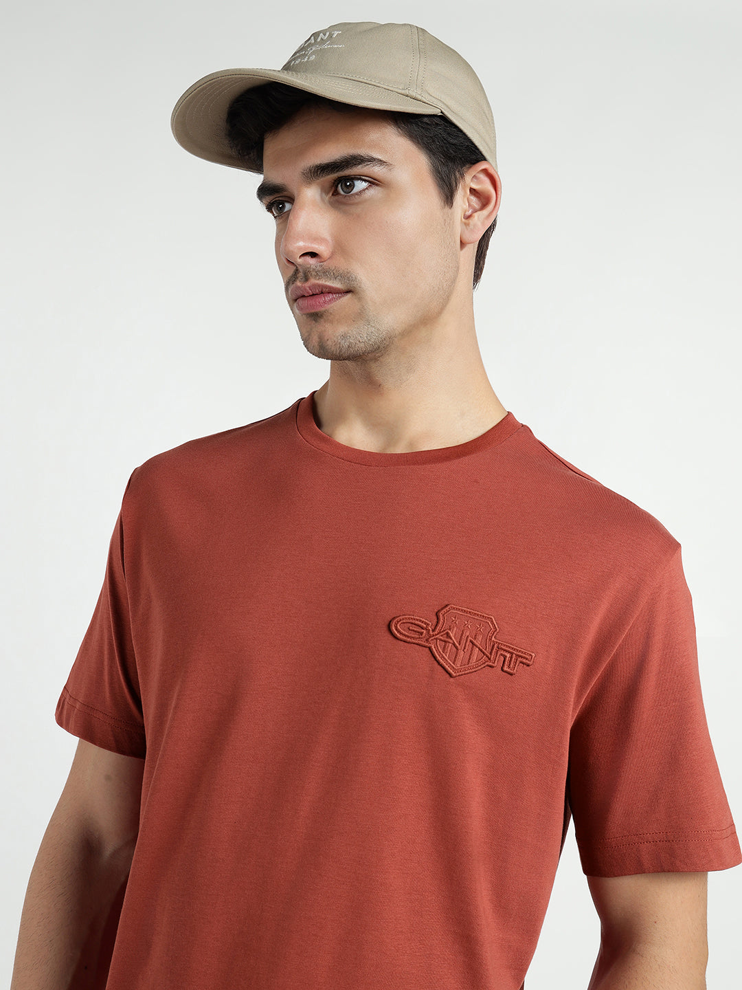 Gant Men Red Solid Crew Neck Tshirt