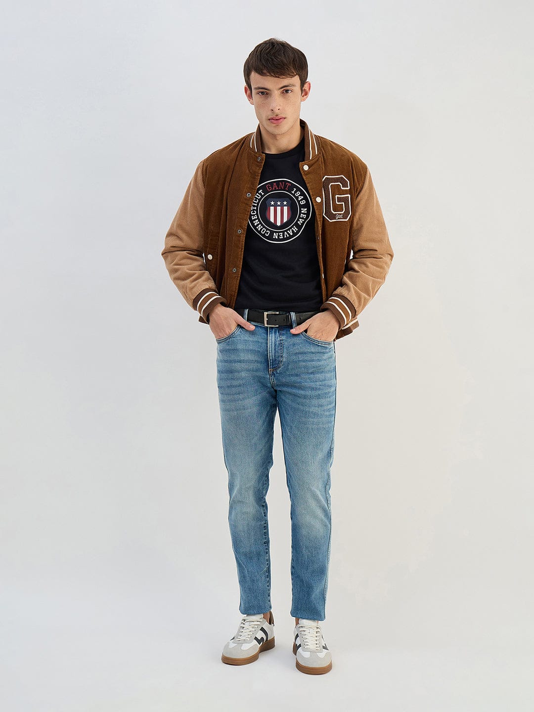 Gant Men Black Solid Round Neck Sweatshirt