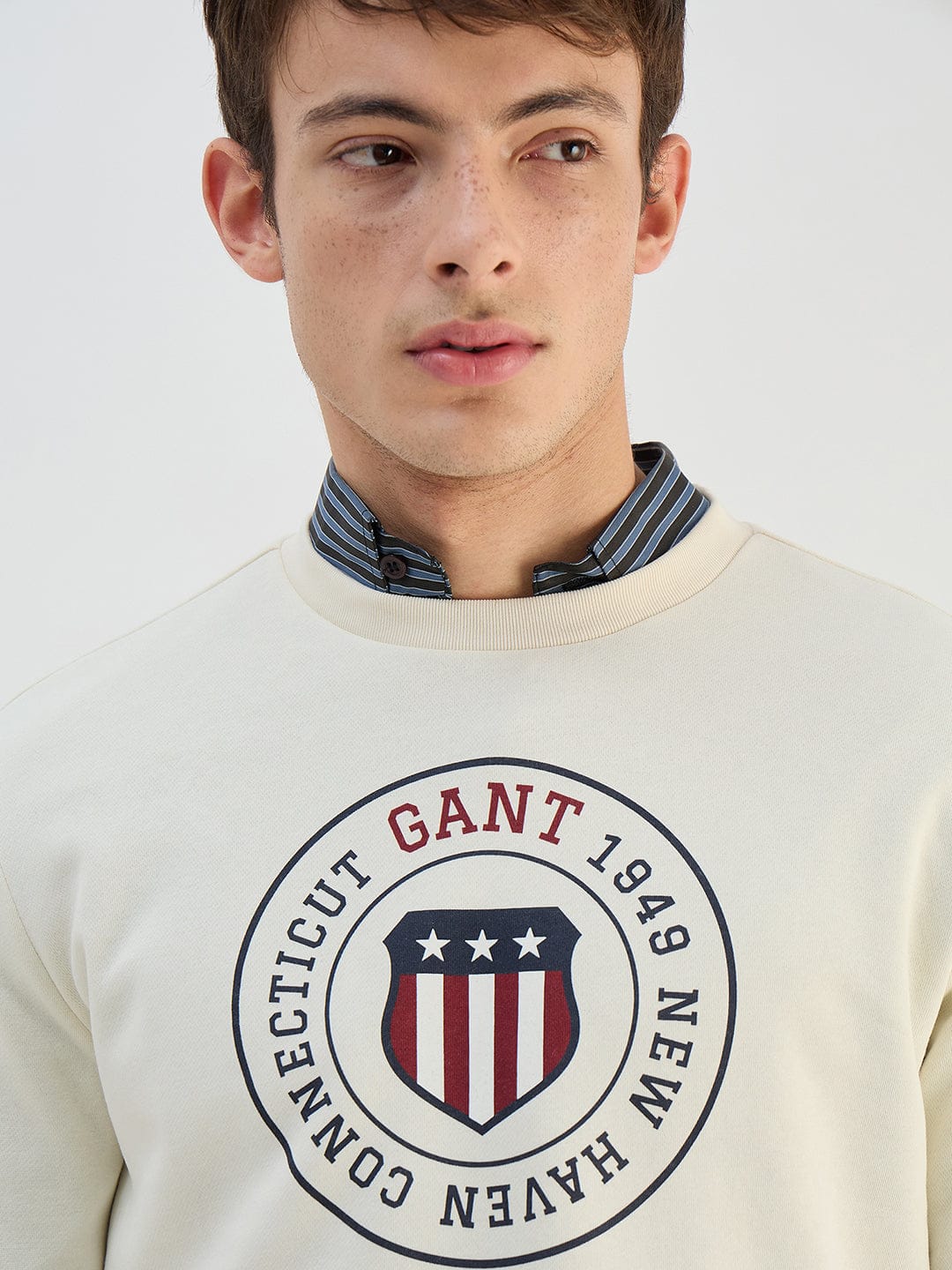 Gant Men Cream Solid Round Neck Sweatshirt