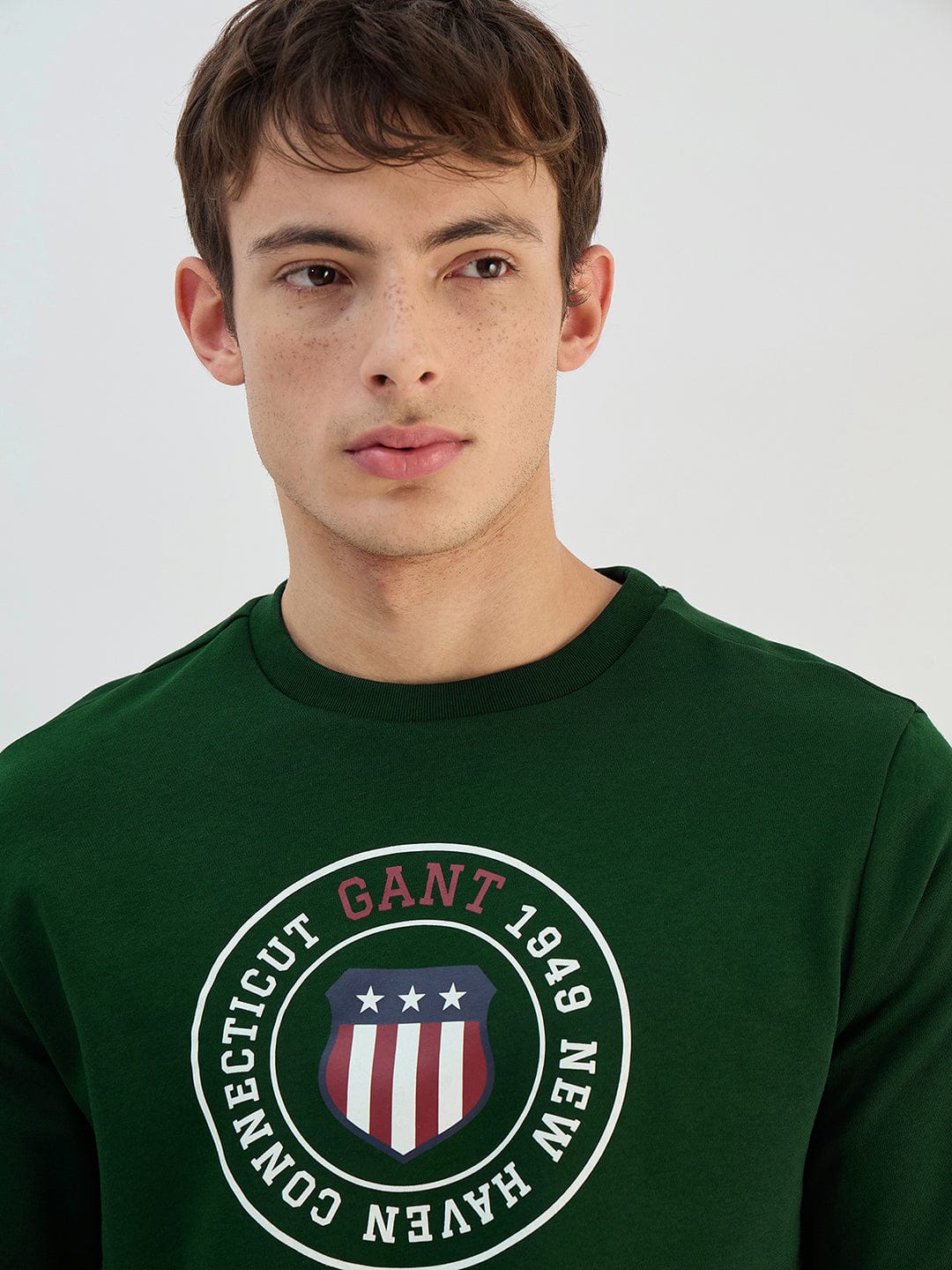 Gant Men Green Solid Round Neck Sweatshirt