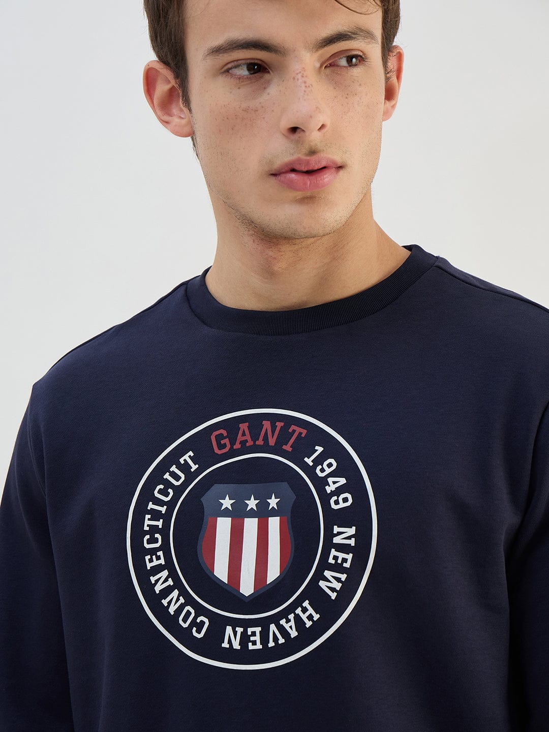 Gant Men Navy Blue Solid Round Neck Sweatshirt