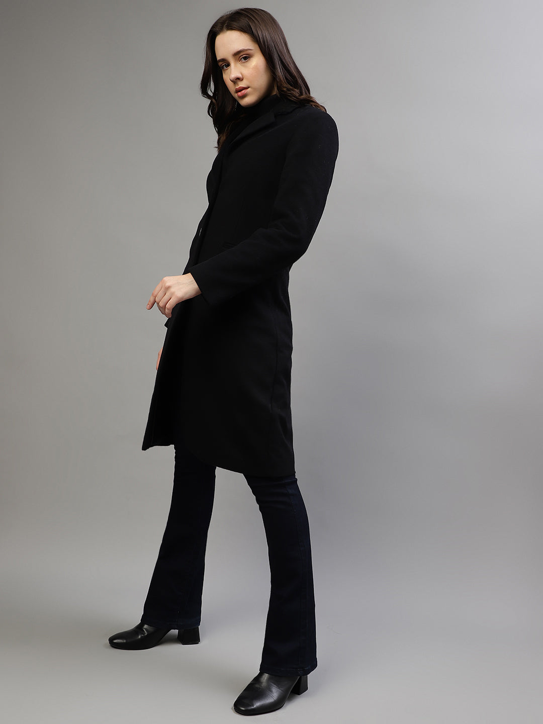 Gant Women Solid Notched Lapel Full Sleeves Overcoat