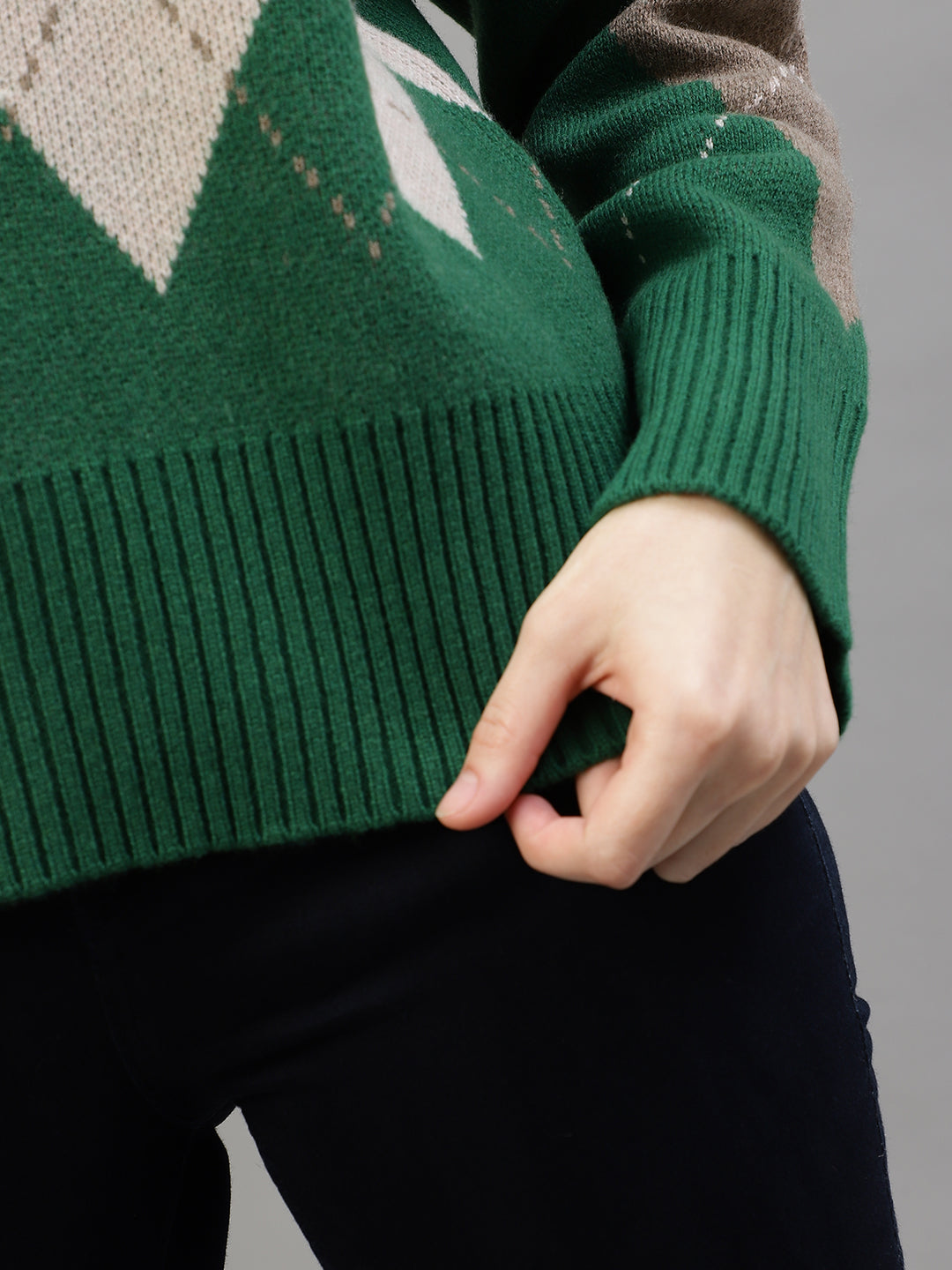 Gant Women Printed Round Neck Full Sleeves Sweater