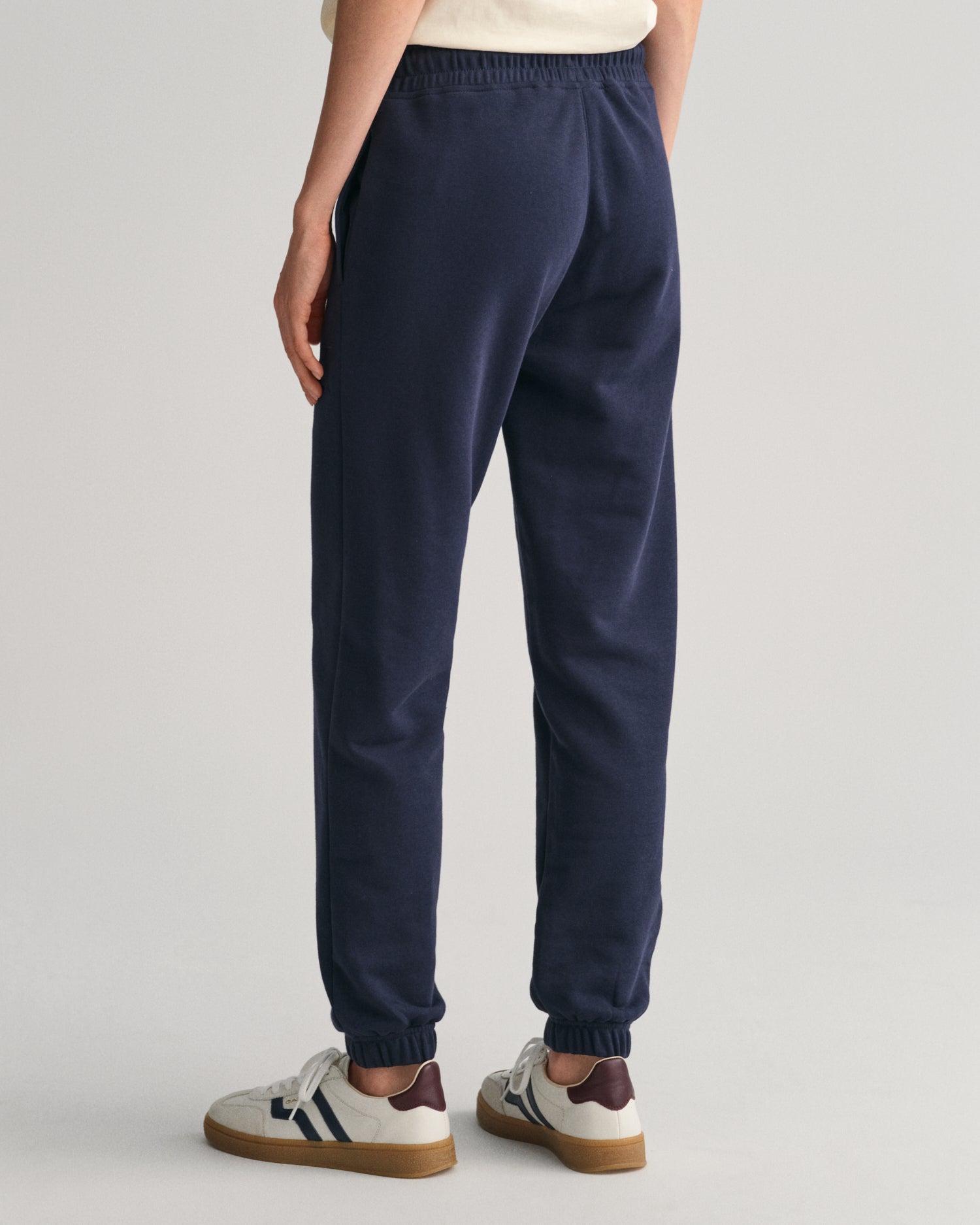 Gant Women Blue Solid Mid-Rise Relaxed Fit Jogger Sweatpant