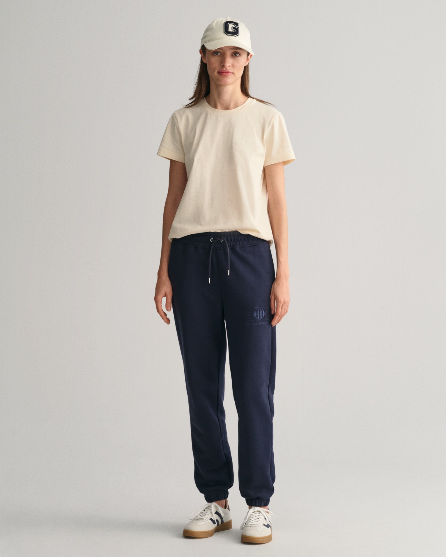 Gant Women Blue Solid Mid-Rise Relaxed Fit Jogger Sweatpant