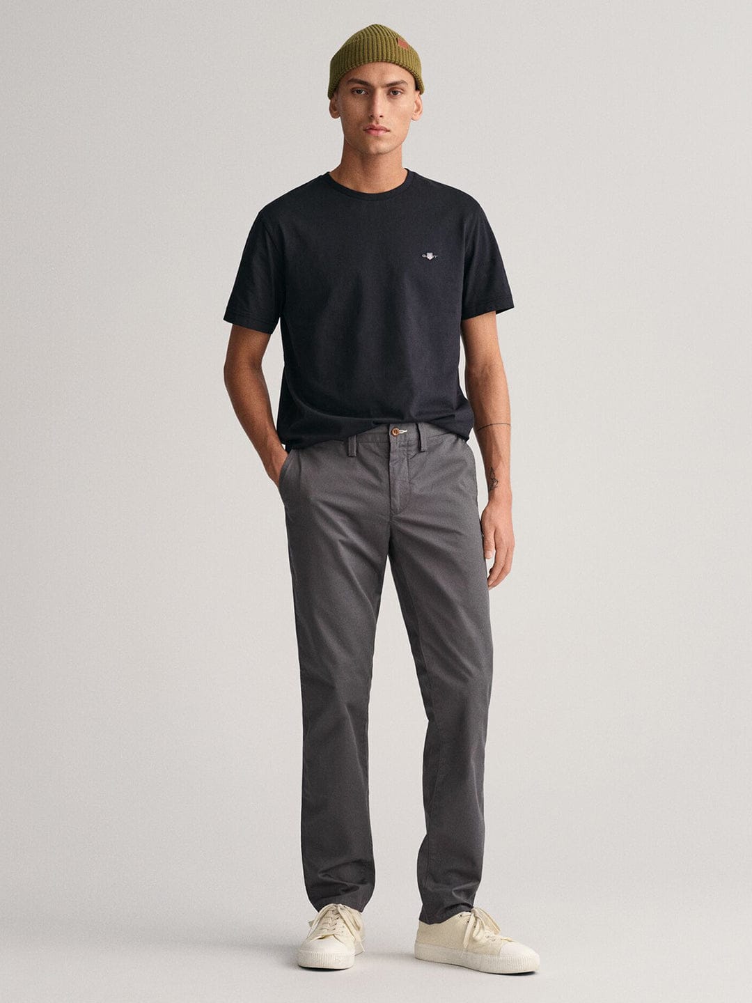 Gant Men Grey Slim Fit Solid Trouser